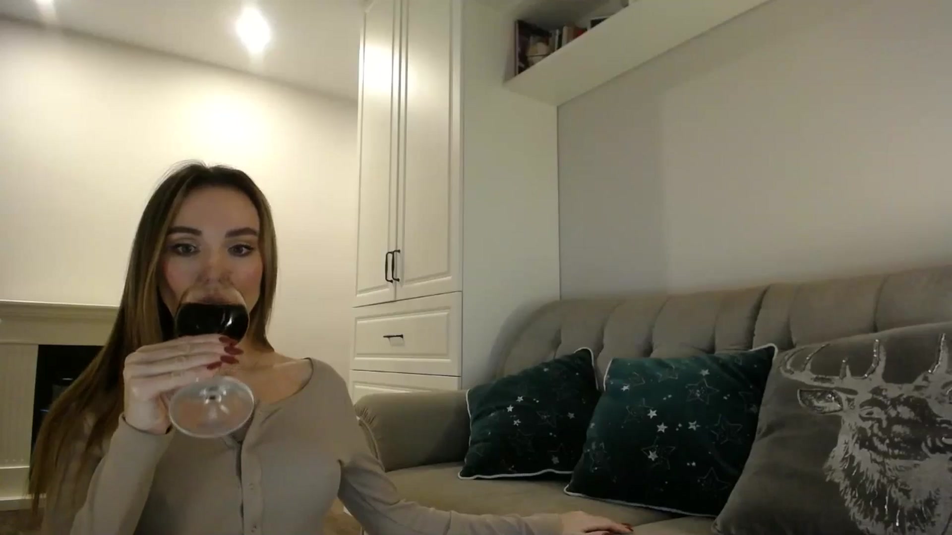 Gallery image thumbnail from Elysewine's myfreecams stream on, 12/01/2024, 06:42 image 5 of 20
