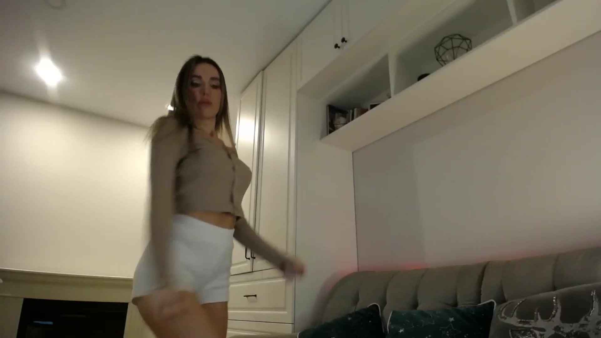 Gallery image thumbnail from Elysewine's myfreecams stream on, 12/01/2024, 06:42 image 4 of 20