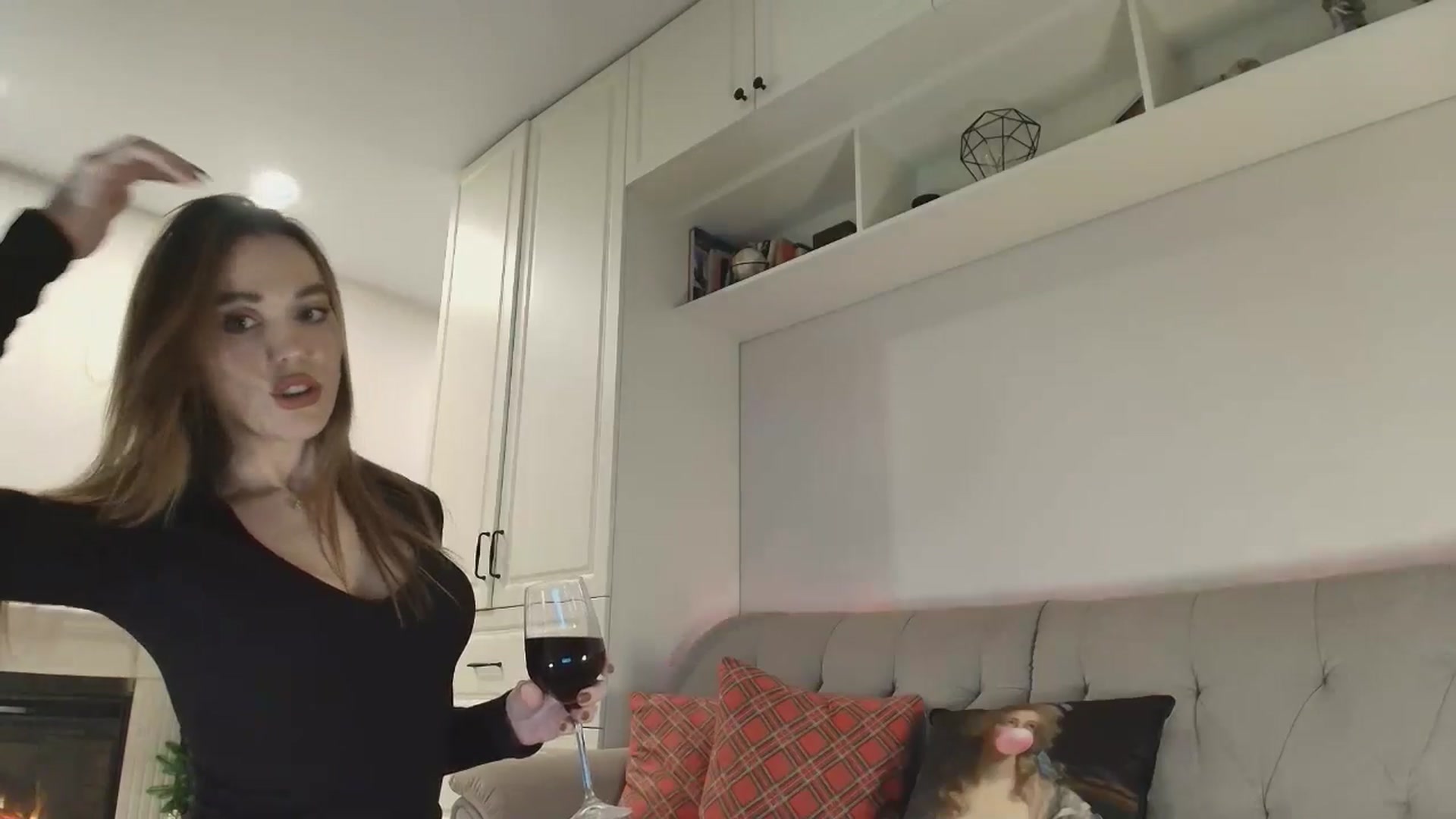 Gallery image thumbnail from Elysewine's myfreecams stream on, 12/15/2024, 06:44 image 5 of 20