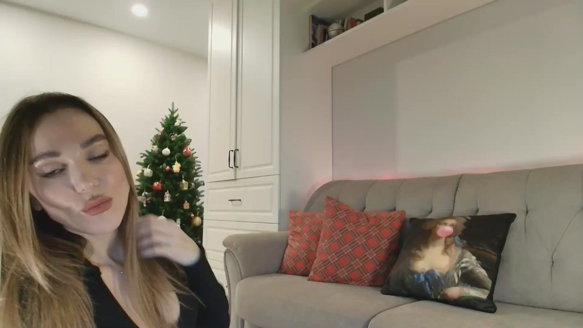 Gallery image thumbnail from Elysewine's myfreecams stream on, 12/15/2024, 06:44 image 13 of 20