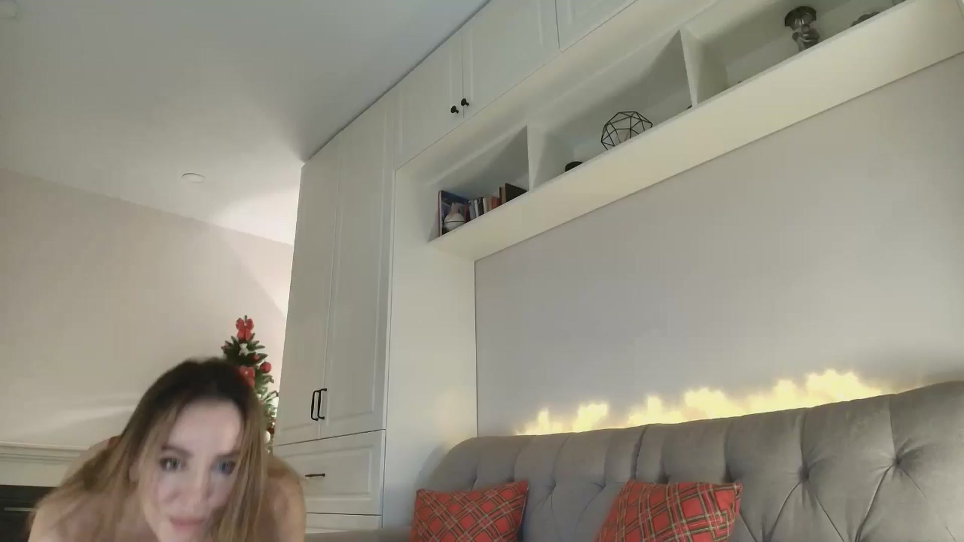 Gallery image thumbnail from Elysewine's myfreecams stream on, 12/29/2024, 08:20 image 12 of 20