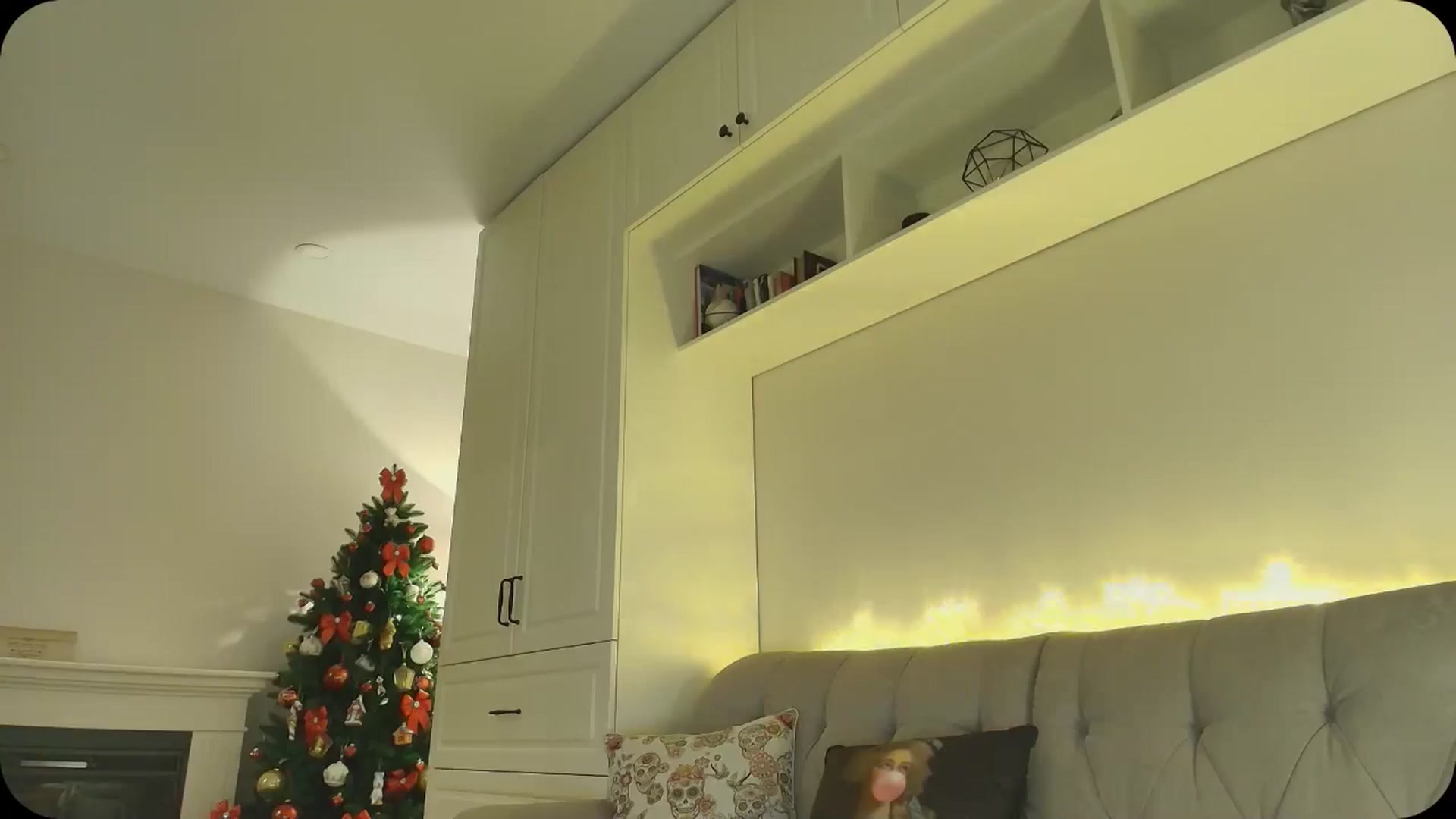 Gallery image thumbnail from Elysewine's myfreecams stream on, 01/19/2025, 06:32 image 18 of 20