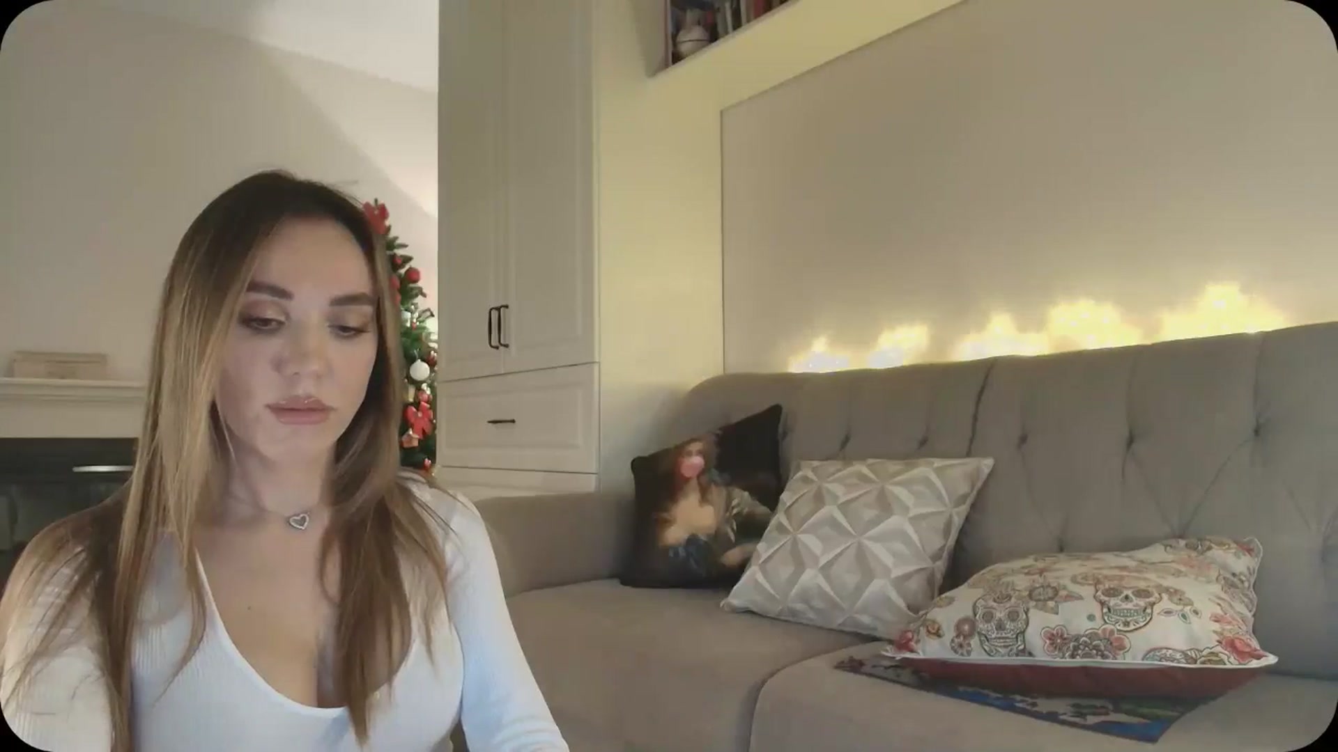 Gallery image thumbnail from Elysewine's myfreecams stream on, 01/25/2025, 07:27 image 14 of 20