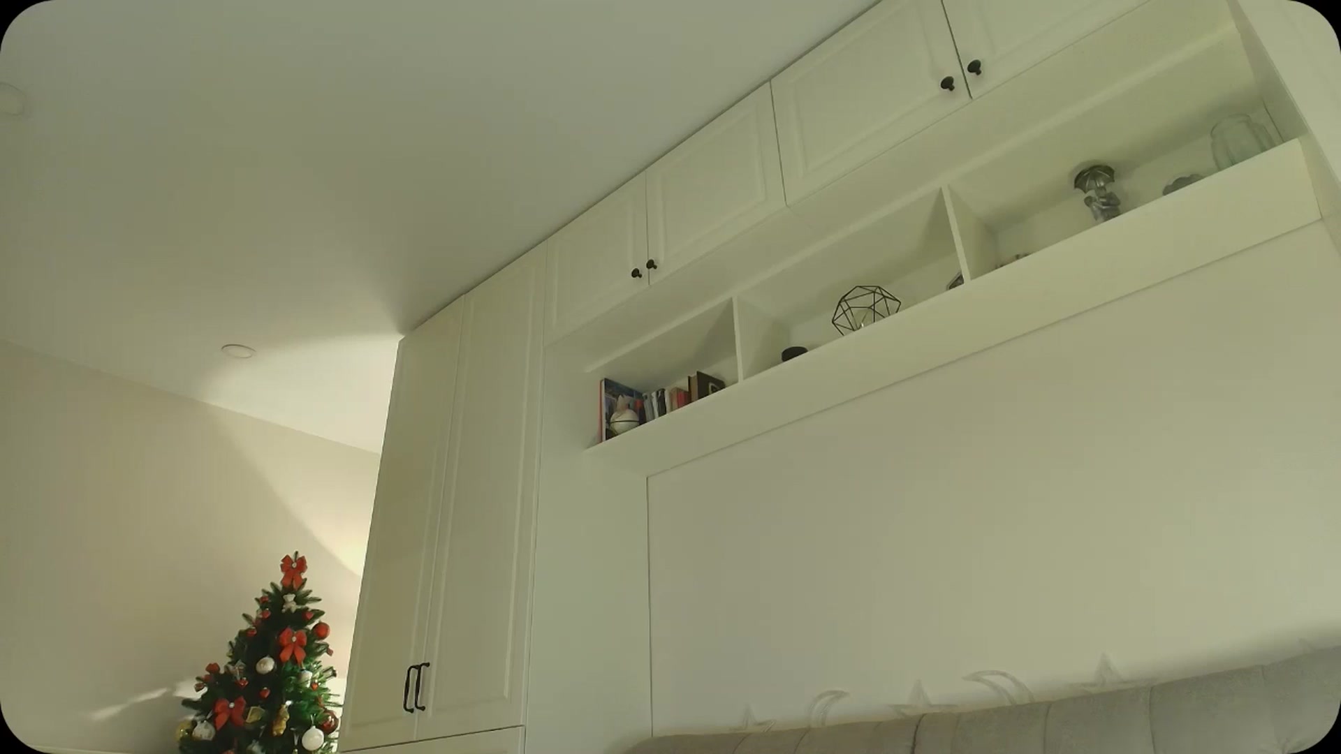Gallery image thumbnail from Elysewine's myfreecams stream on, 01/25/2025, 07:27 image 18 of 20
