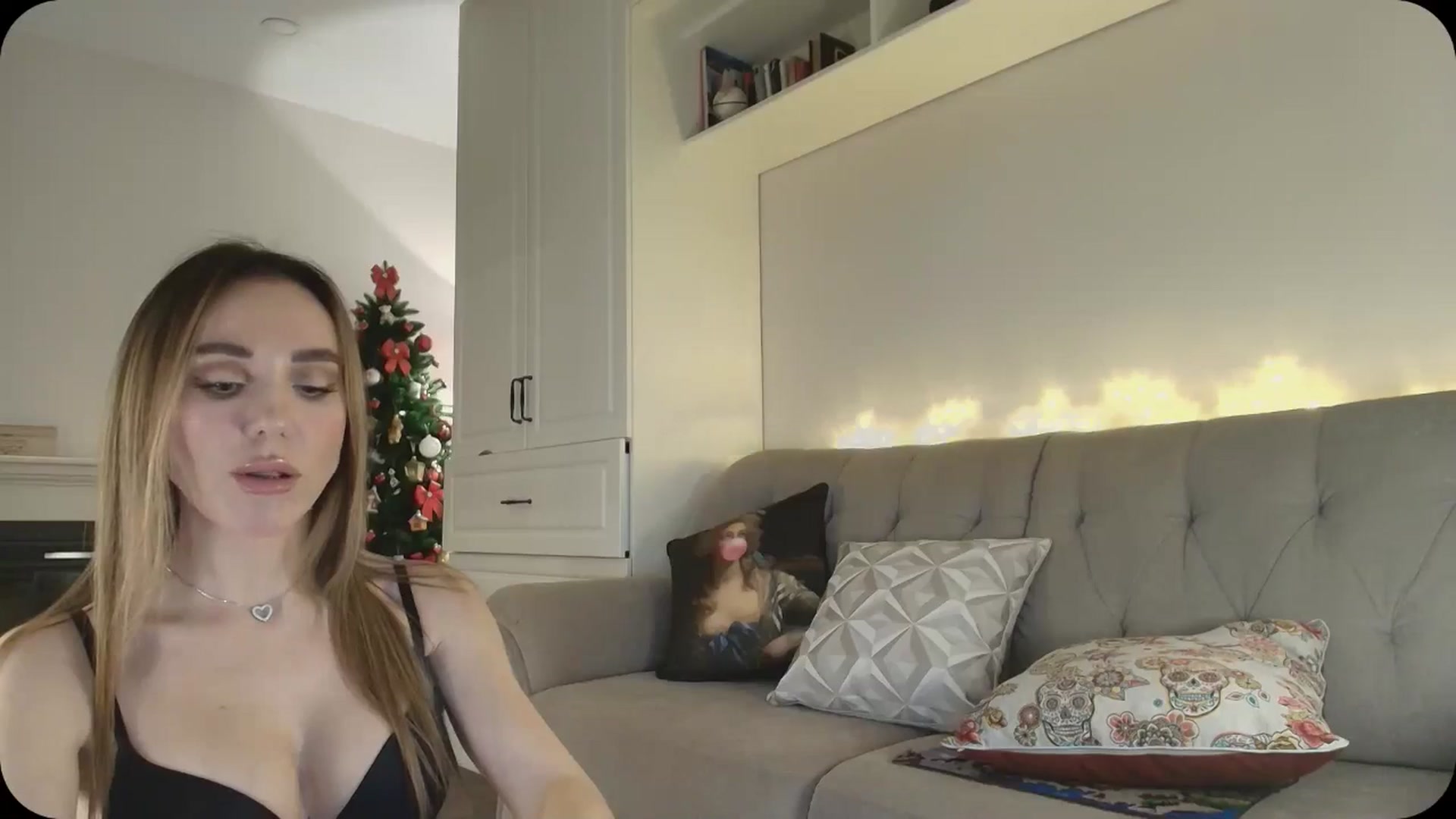 Gallery image thumbnail from Elysewine's myfreecams stream on, 01/25/2025, 08:32 image 2 of 20