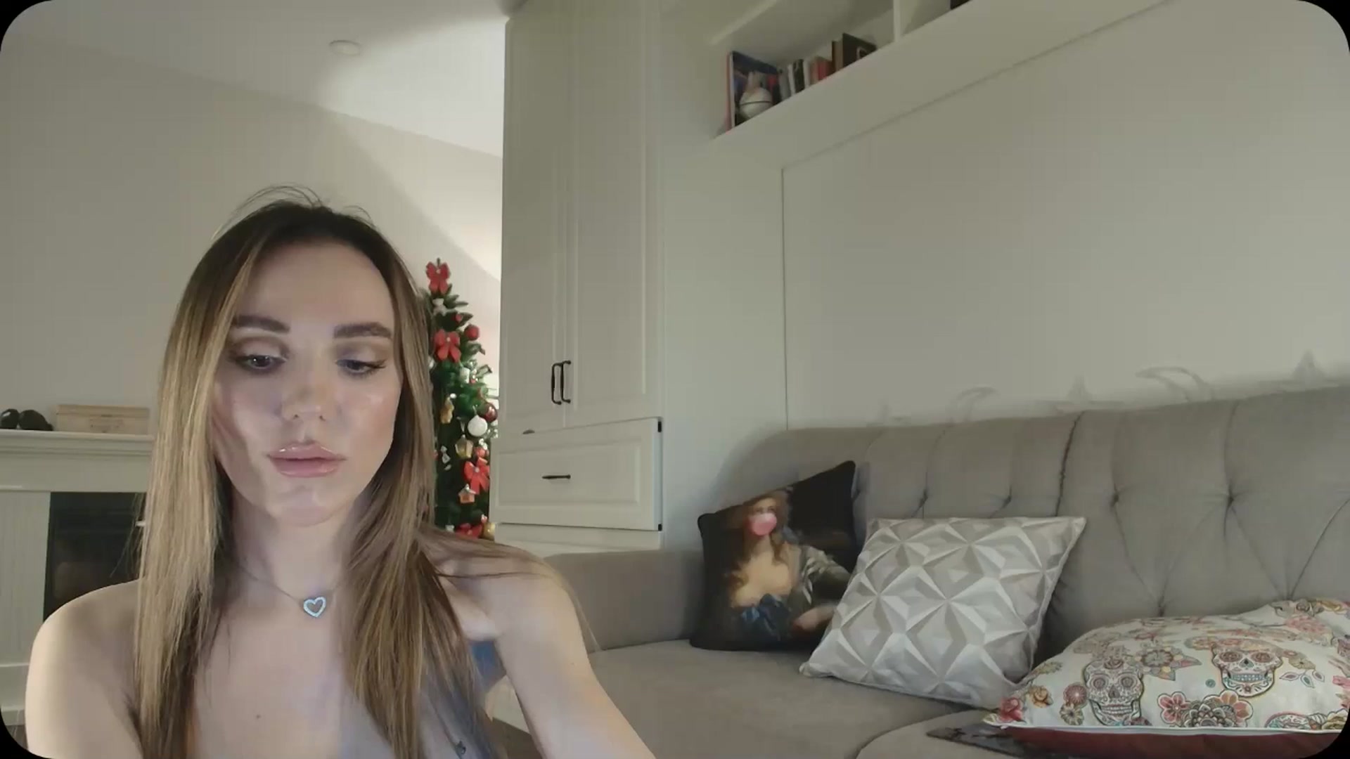 Gallery image thumbnail from Elysewine's myfreecams stream on, 01/25/2025, 08:32 image 17 of 20