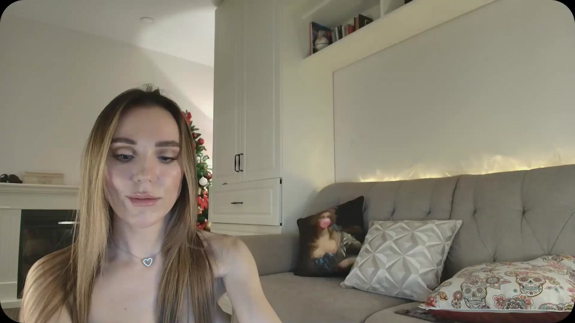 Gallery image thumbnail from Elysewine's myfreecams stream on, 01/25/2025, 08:32 image 15 of 20