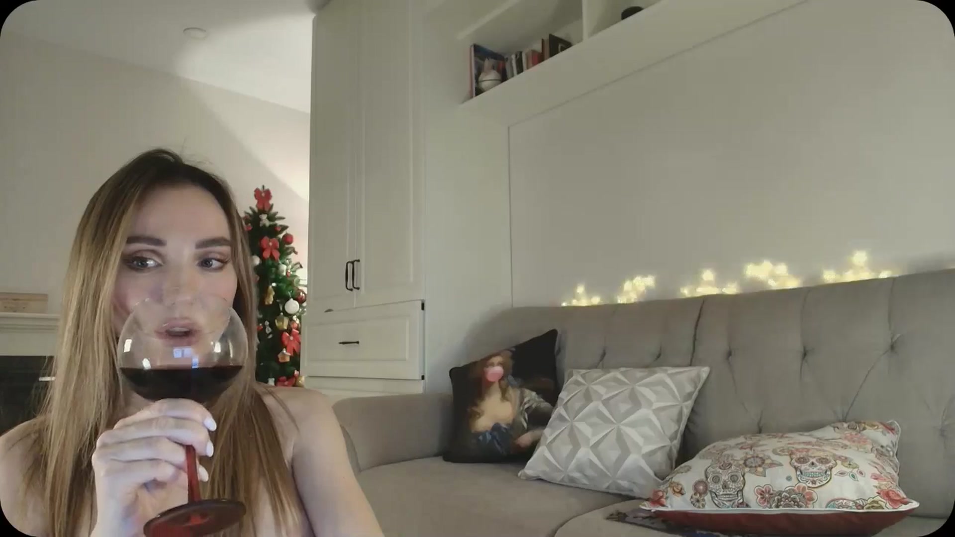 Gallery image thumbnail from Elysewine's myfreecams stream on, 01/25/2025, 08:32 image 7 of 20