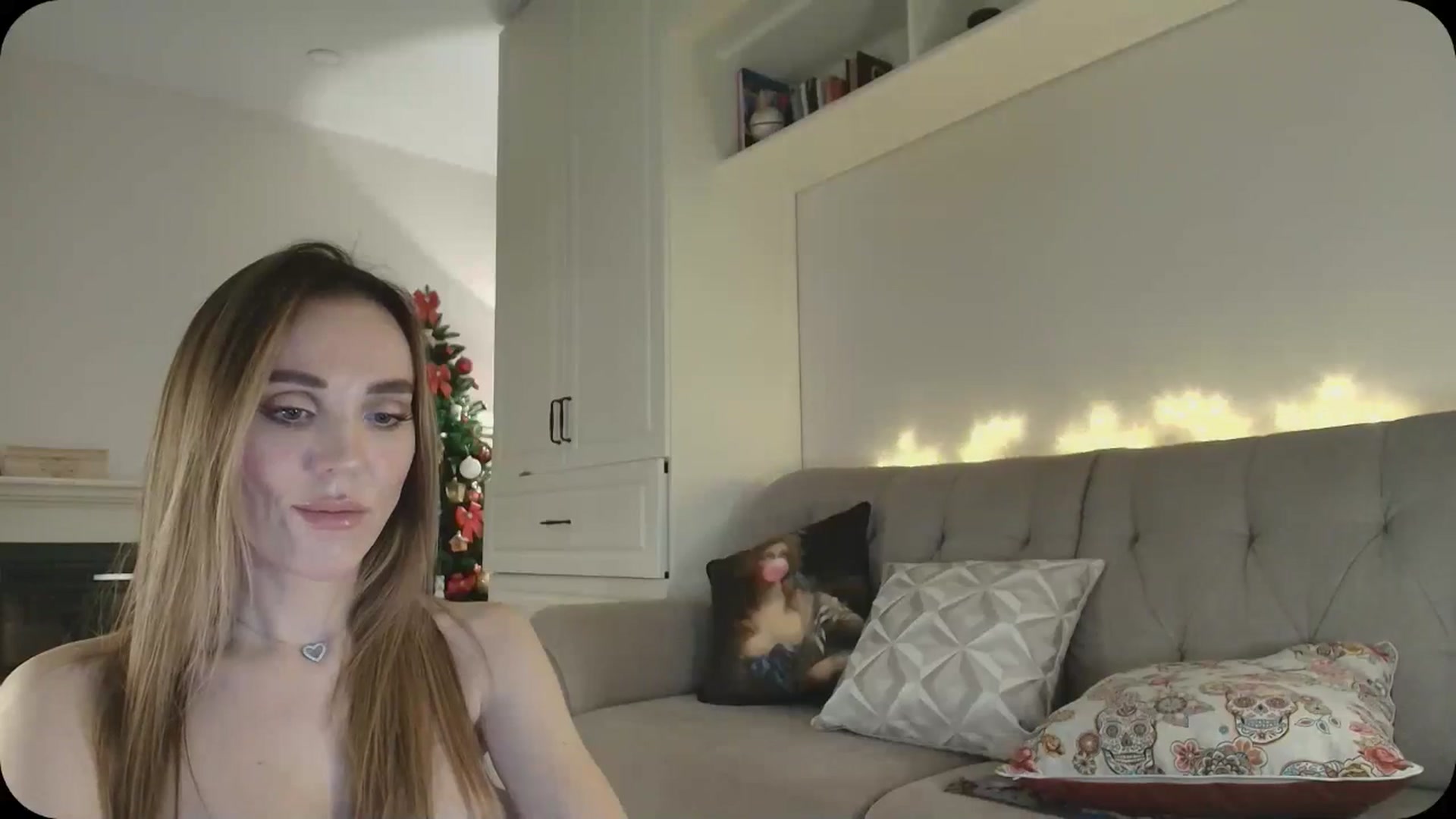 Gallery image thumbnail from Elysewine's myfreecams stream on, 01/25/2025, 08:32 image 8 of 20