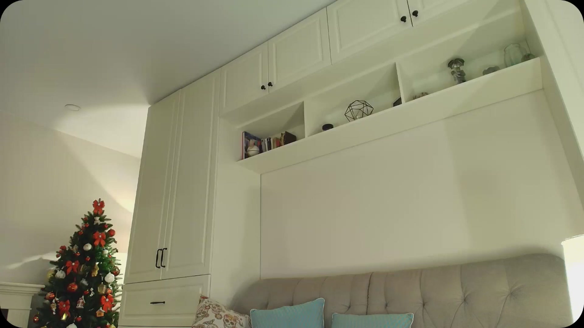 Gallery image thumbnail from Elysewine's myfreecams stream on, 01/26/2025, 05:21 image 17 of 20