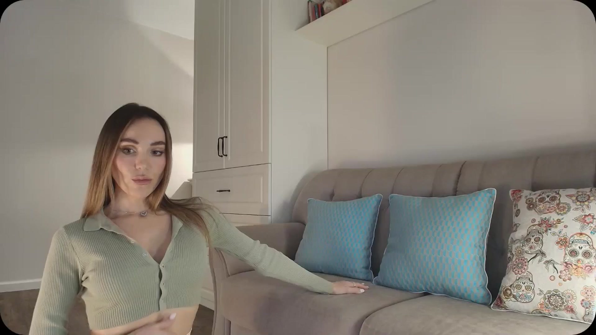 Gallery image thumbnail from Elysewine's myfreecams stream on, 02/02/2025, 06:11 image 3 of 20