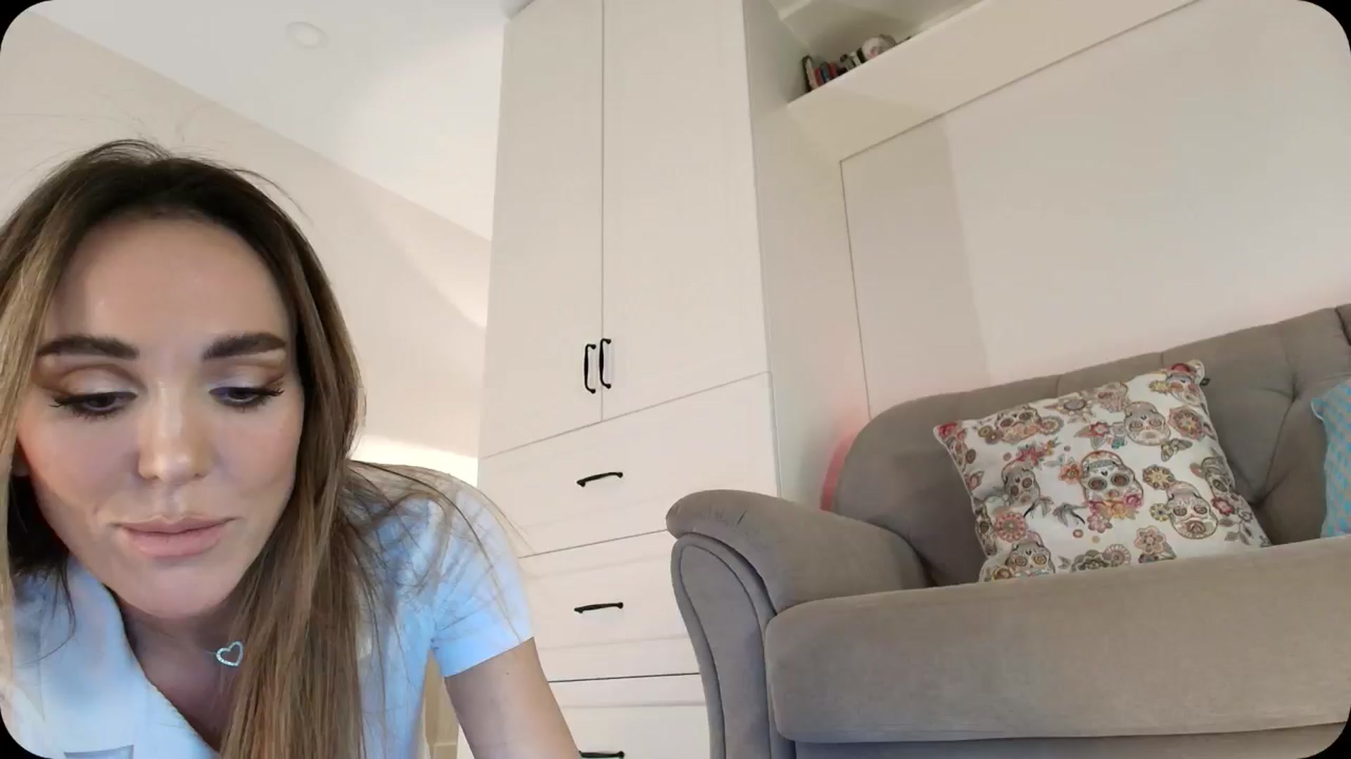 Gallery image thumbnail from Elysewine's myfreecams stream on, 02/08/2025, 08:33 image 1 of 20