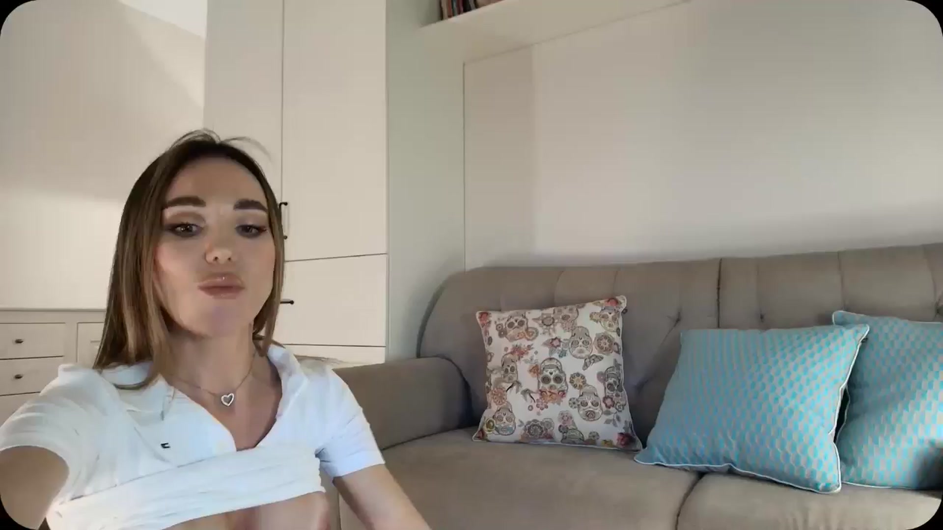 Gallery image thumbnail from Elysewine's myfreecams stream on, 02/08/2025, 08:33 image 10 of 20