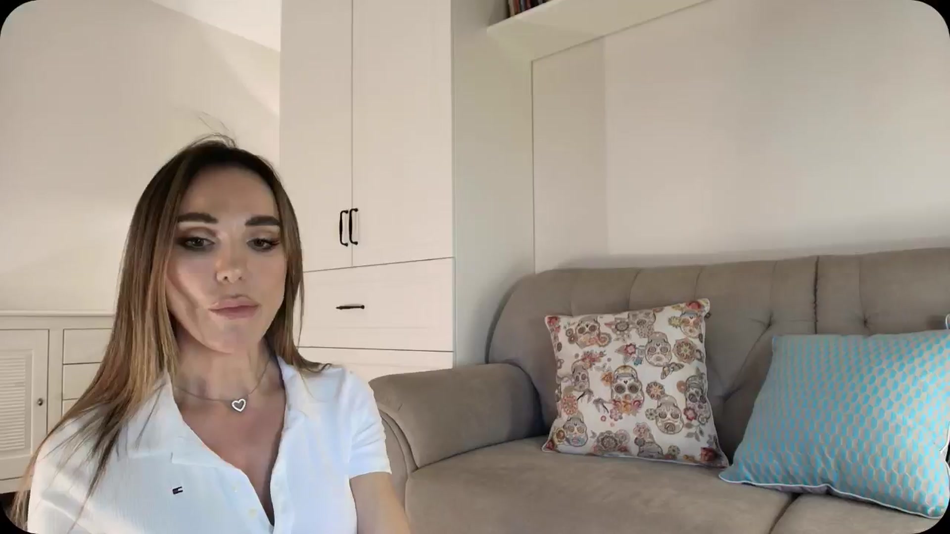 Gallery image thumbnail from Elysewine's myfreecams stream on, 02/08/2025, 08:33 image 5 of 20