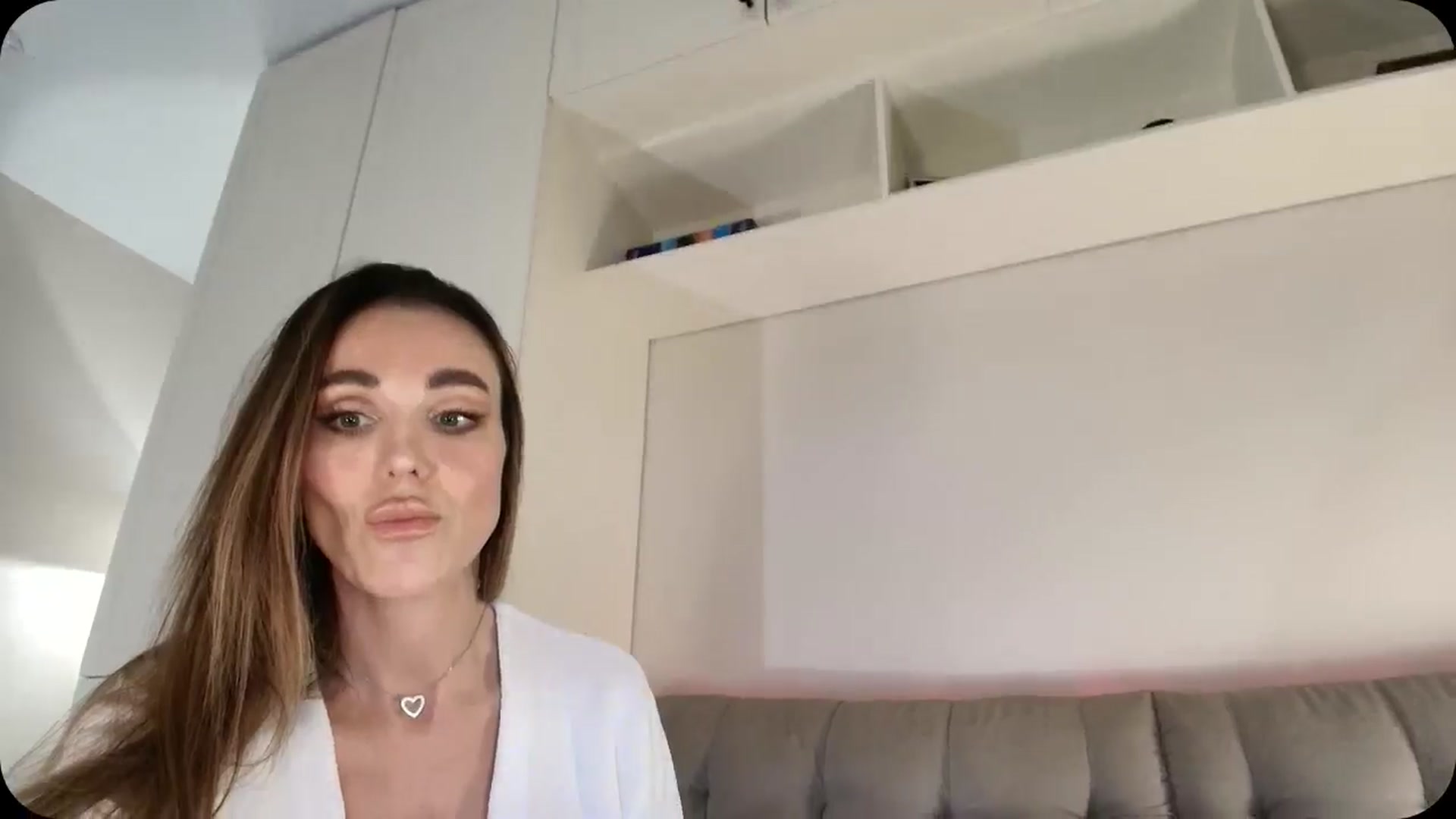 Gallery image thumbnail from Elysewine's myfreecams stream on, 02/23/2025, 06:06 image 17 of 20