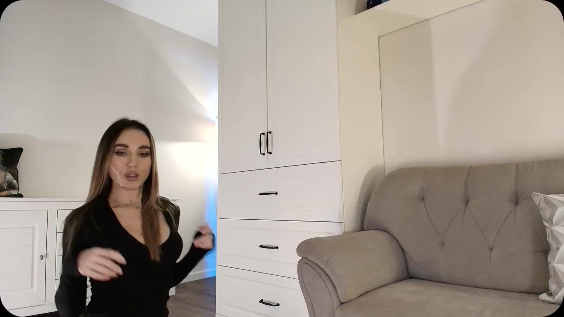 Gallery image thumbnail from Elysewine's myfreecams stream on, 03/02/2025, 06:22 image 15 of 20