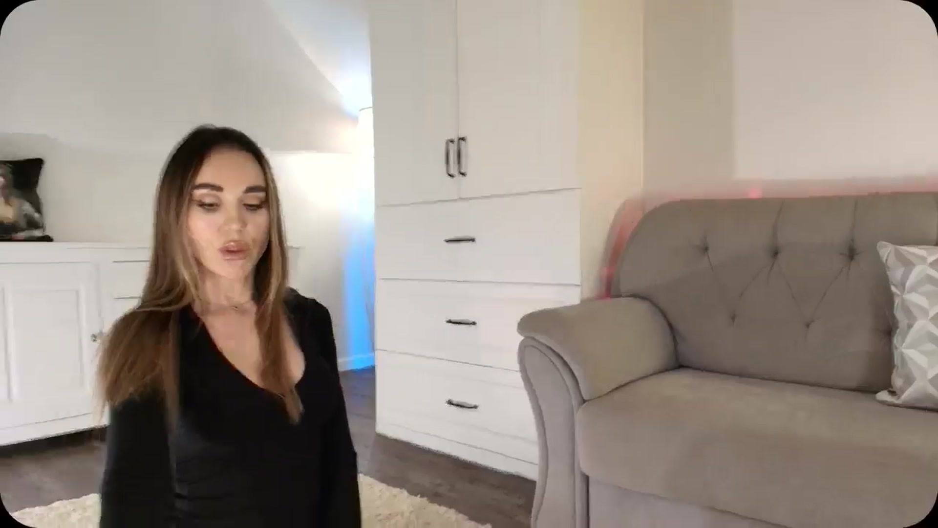 Gallery image thumbnail from Elysewine's myfreecams stream on, 03/02/2025, 06:22 image 16 of 20