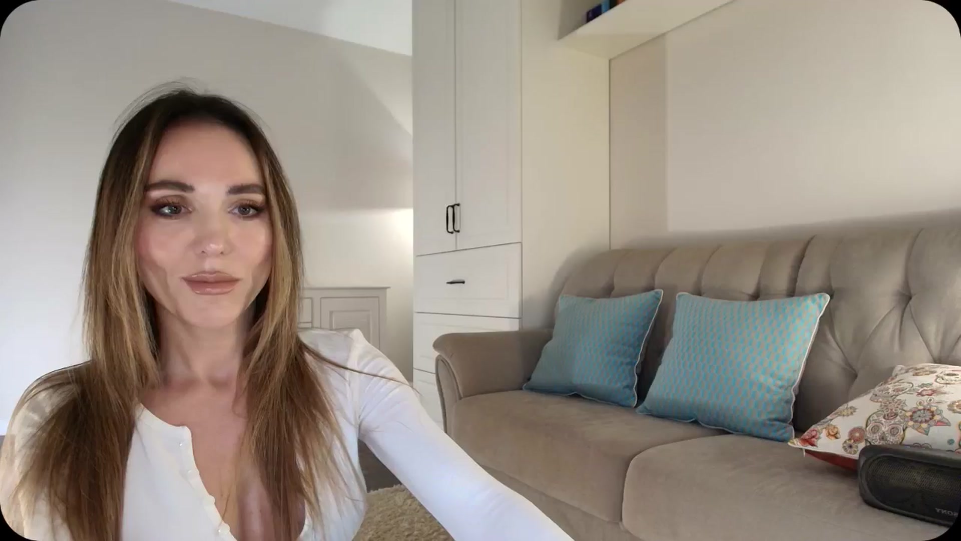 Gallery image thumbnail from Elysewine's myfreecams stream on, 03/09/2025, 06:55 image 6 of 20