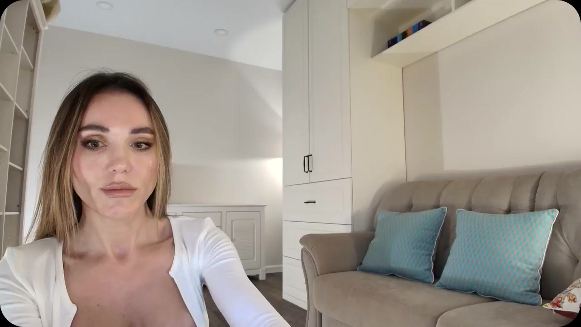 Gallery image thumbnail from Elysewine's myfreecams stream on, 03/09/2025, 06:55 image 18 of 20