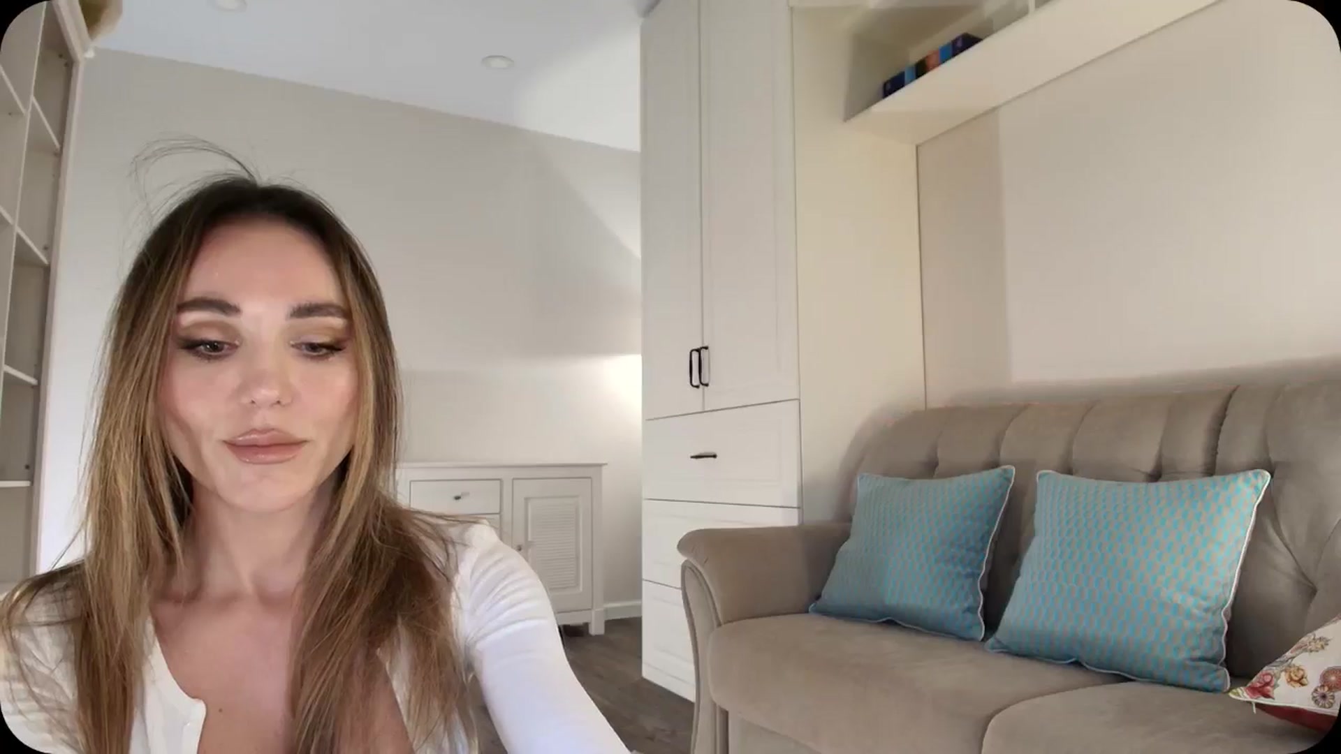 Gallery image thumbnail from Elysewine's myfreecams stream on, 03/09/2025, 06:55 image 12 of 20