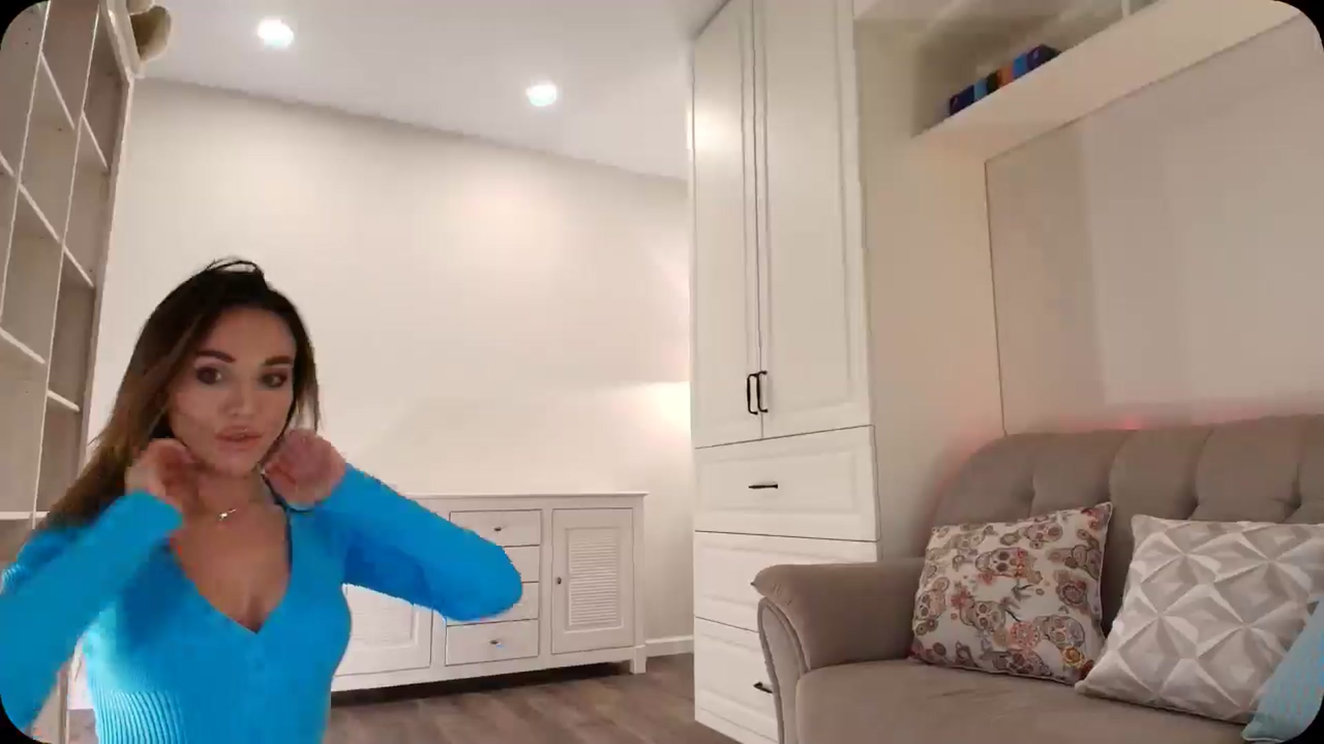 Gallery image thumbnail from Elysewine's myfreecams stream on, 03/15/2025, 05:41 image 8 of 20