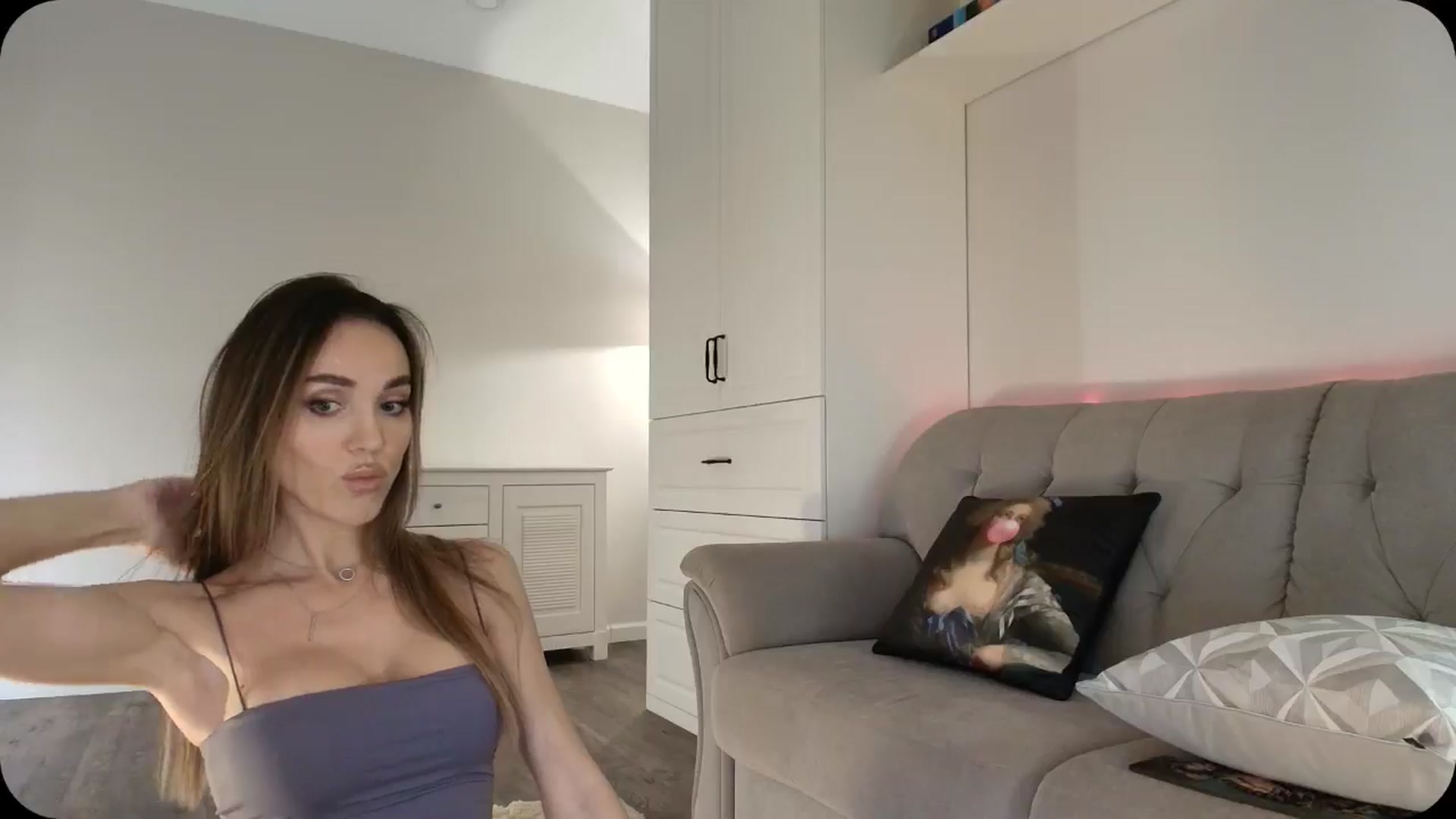 Gallery image thumbnail from Elysewine's myfreecams stream on, 03/29/2025, 06:04 image 7 of 20