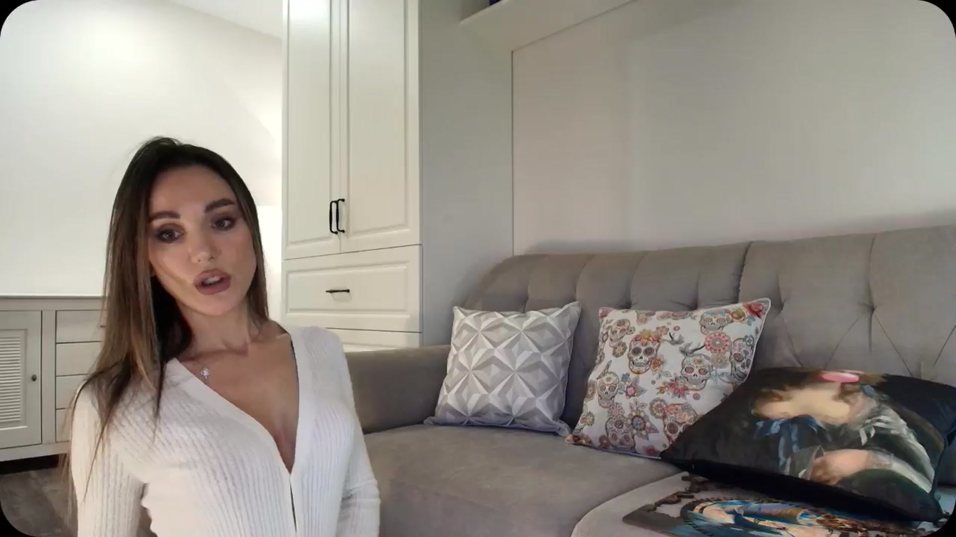 Gallery image thumbnail from Elysewine's myfreecams stream on, 03/30/2025, 06:15 image 3 of 20