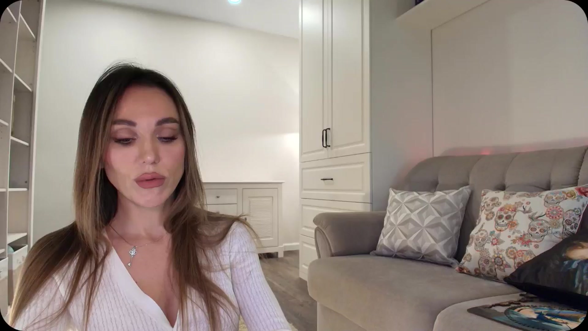Gallery image thumbnail from Elysewine's myfreecams stream on, 03/30/2025, 06:15 image 4 of 20