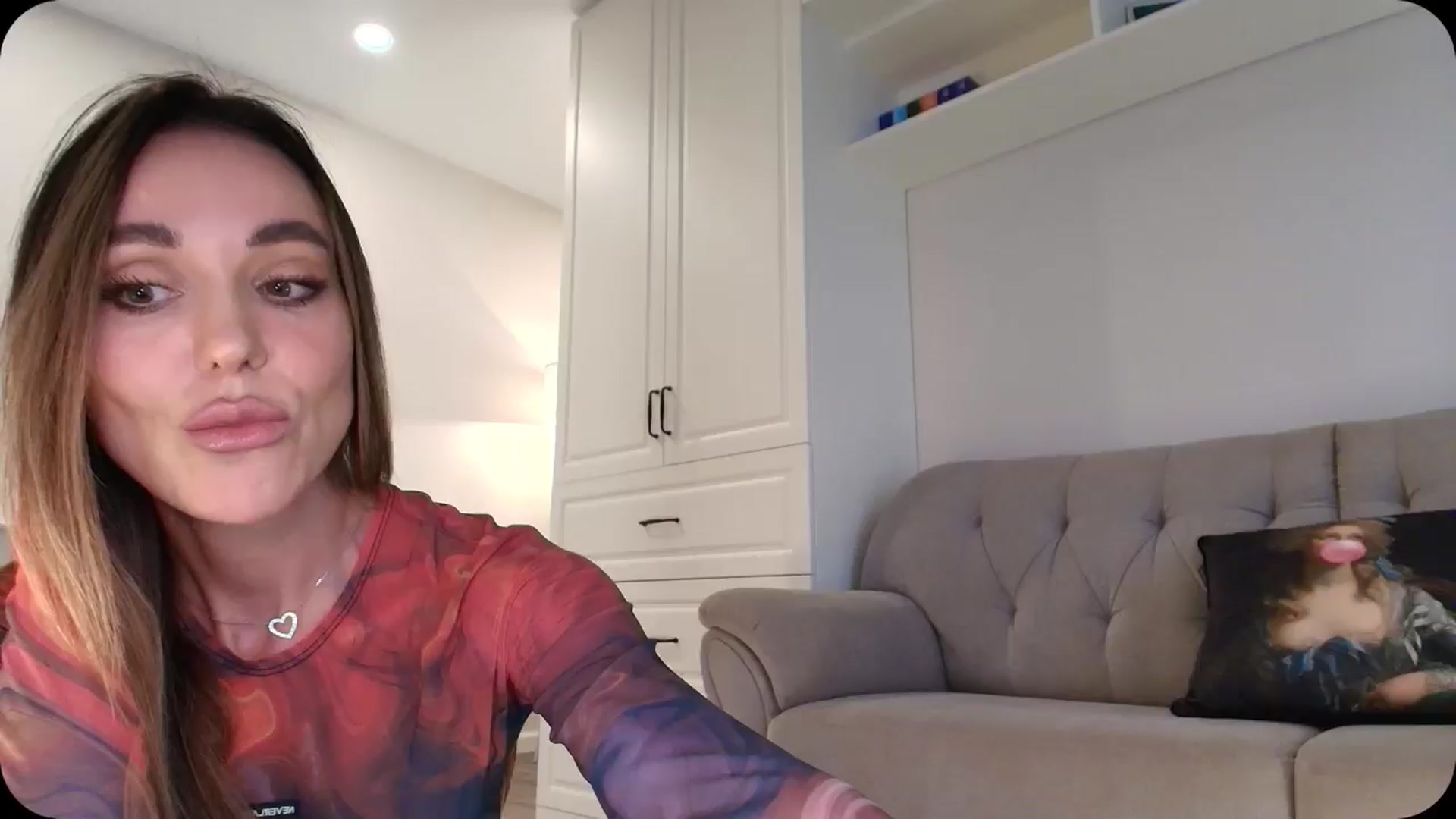 Gallery image thumbnail from Elysewine's myfreecams stream on, 04/06/2025, 05:33 image 15 of 20
