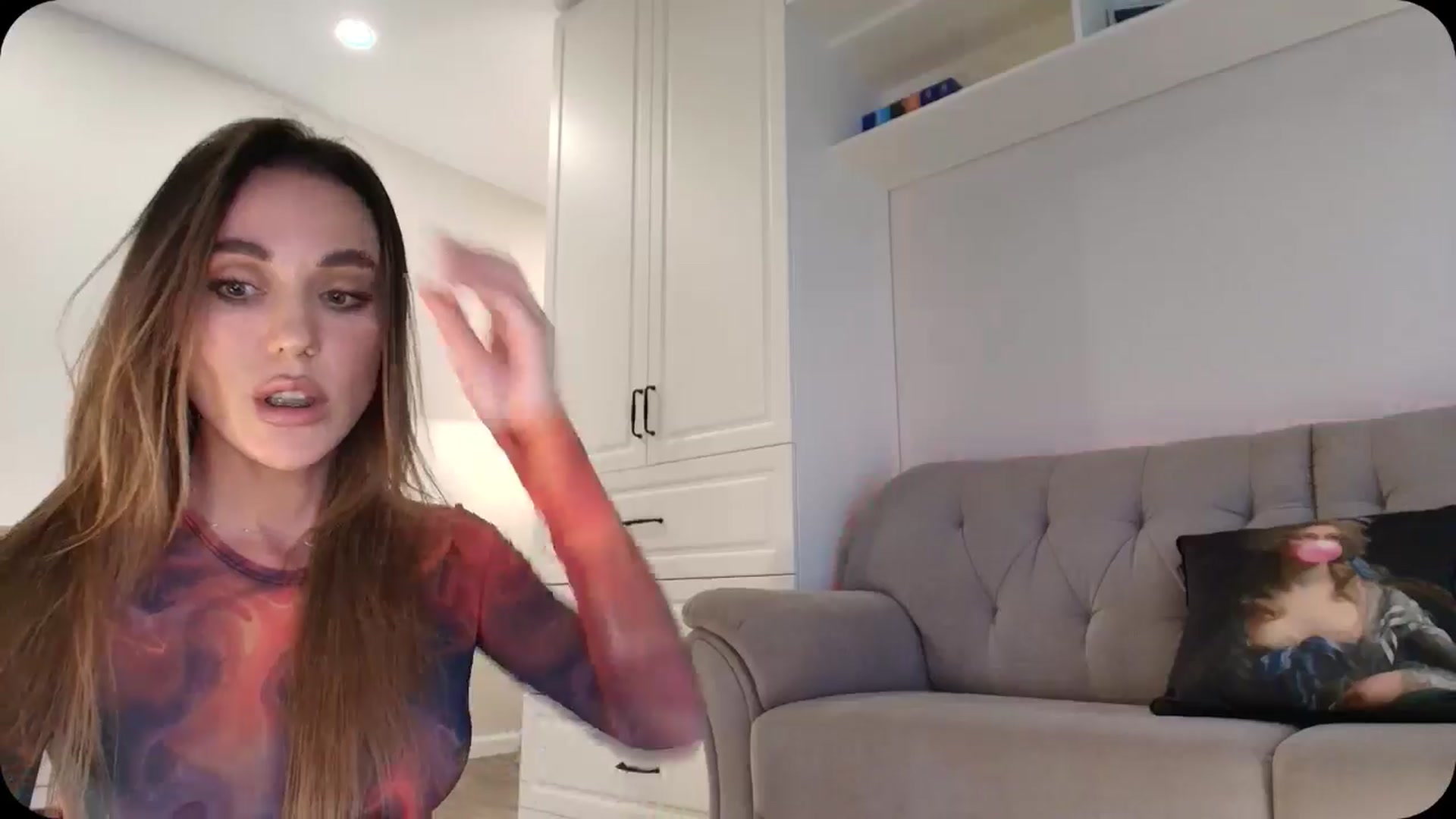 Gallery image thumbnail from Elysewine's myfreecams stream on, 04/06/2025, 05:33 image 13 of 20