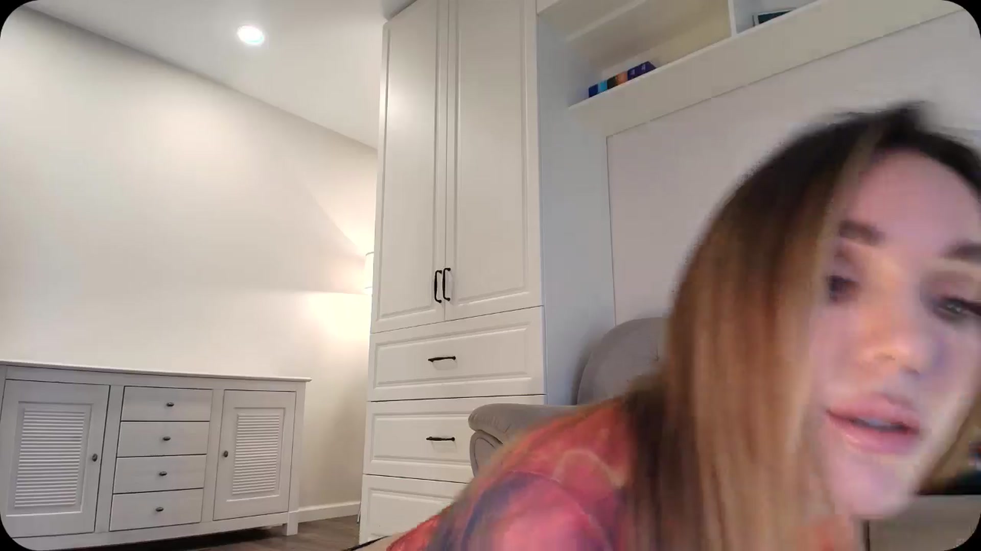 Gallery image thumbnail from Elysewine's myfreecams stream on, 04/06/2025, 05:33 image 16 of 20