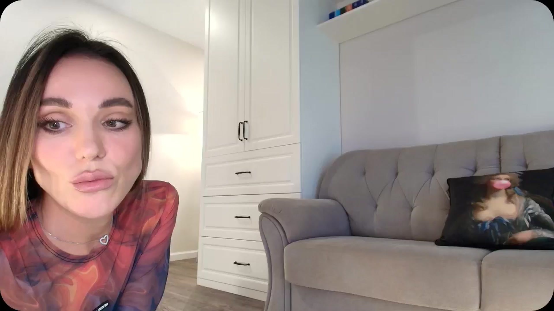 Gallery image thumbnail from Elysewine's myfreecams stream on, 04/06/2025, 05:33 image 12 of 20