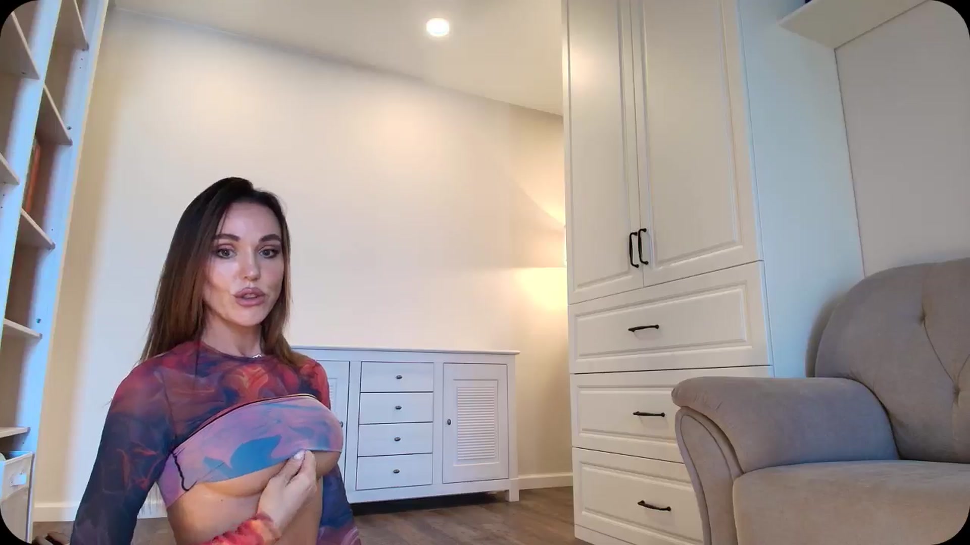 Gallery image thumbnail from Elysewine's myfreecams stream on, 04/06/2025, 05:47 image 9 of 20