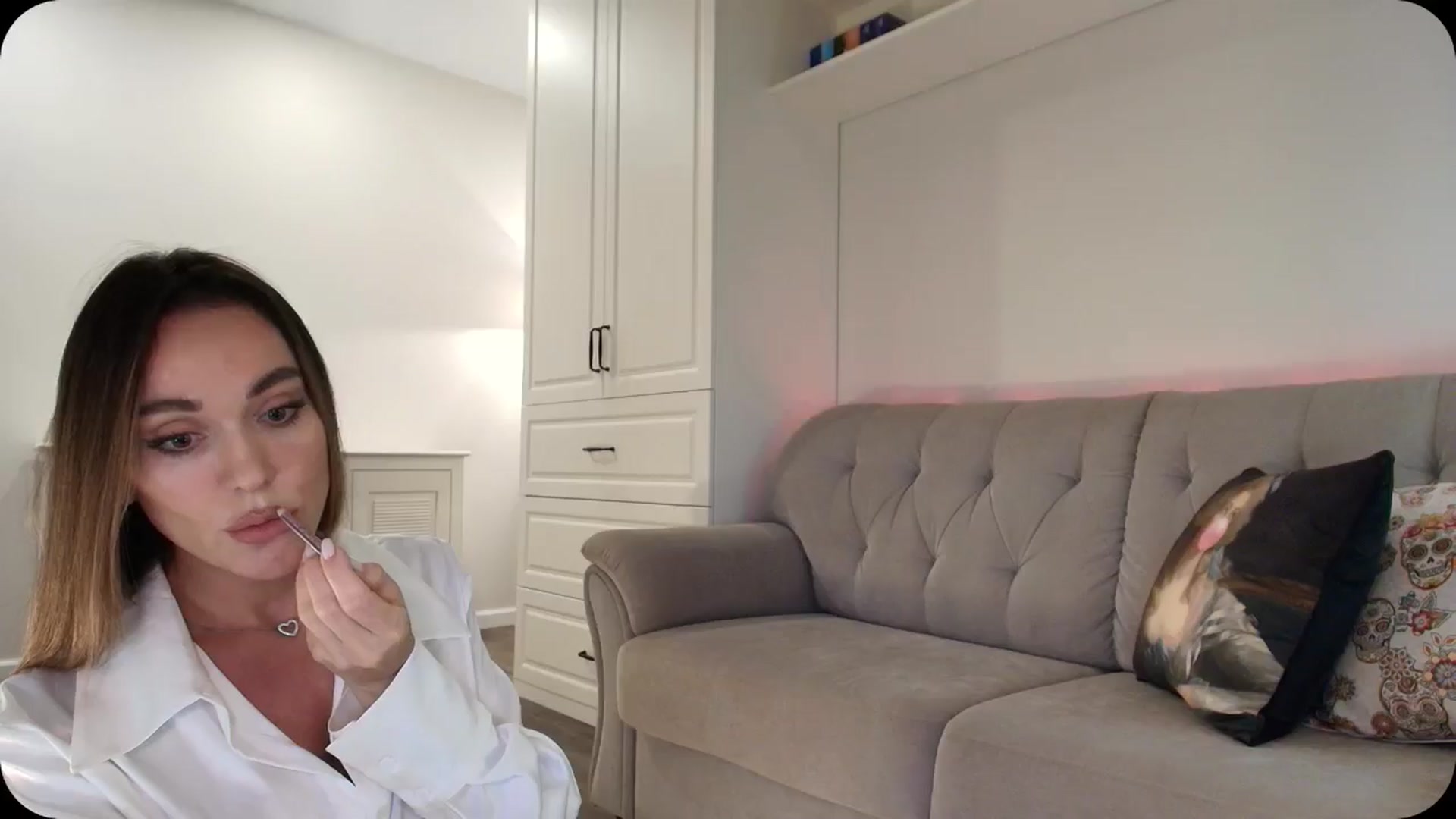 Gallery image thumbnail from Elysewine's myfreecams stream on, 04/06/2025, 07:40 image 2 of 20
