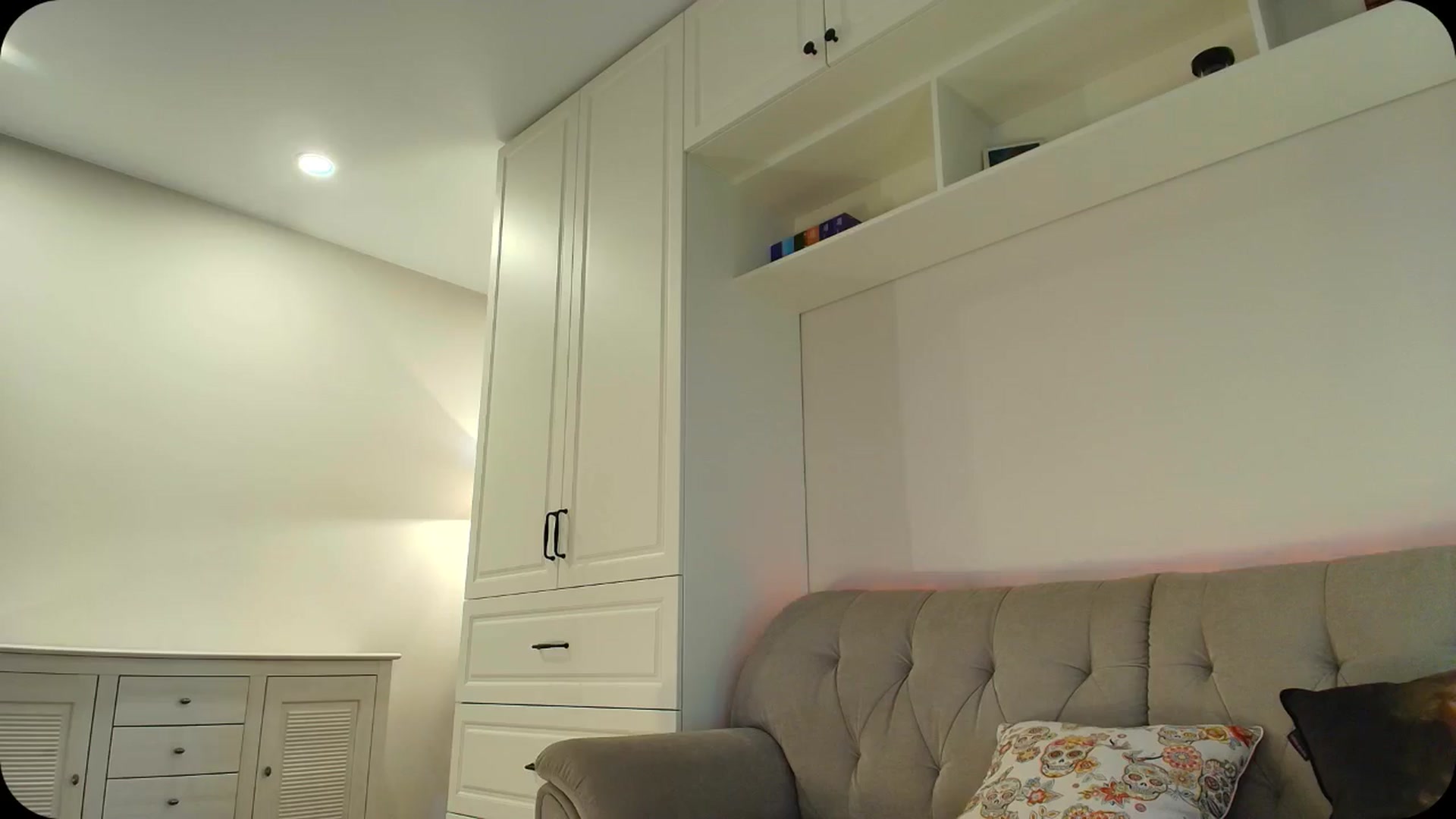 Gallery image thumbnail from Elysewine's myfreecams stream on, 04/12/2025, 05:11 image 4 of 20