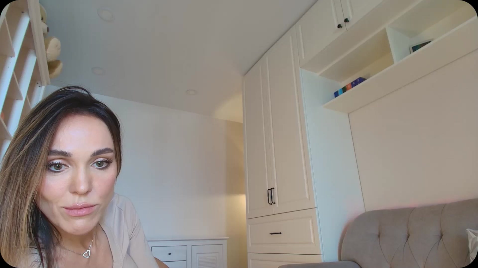 Gallery image thumbnail from Elysewine's myfreecams stream on, 04/19/2025, 05:56 image 3 of 20