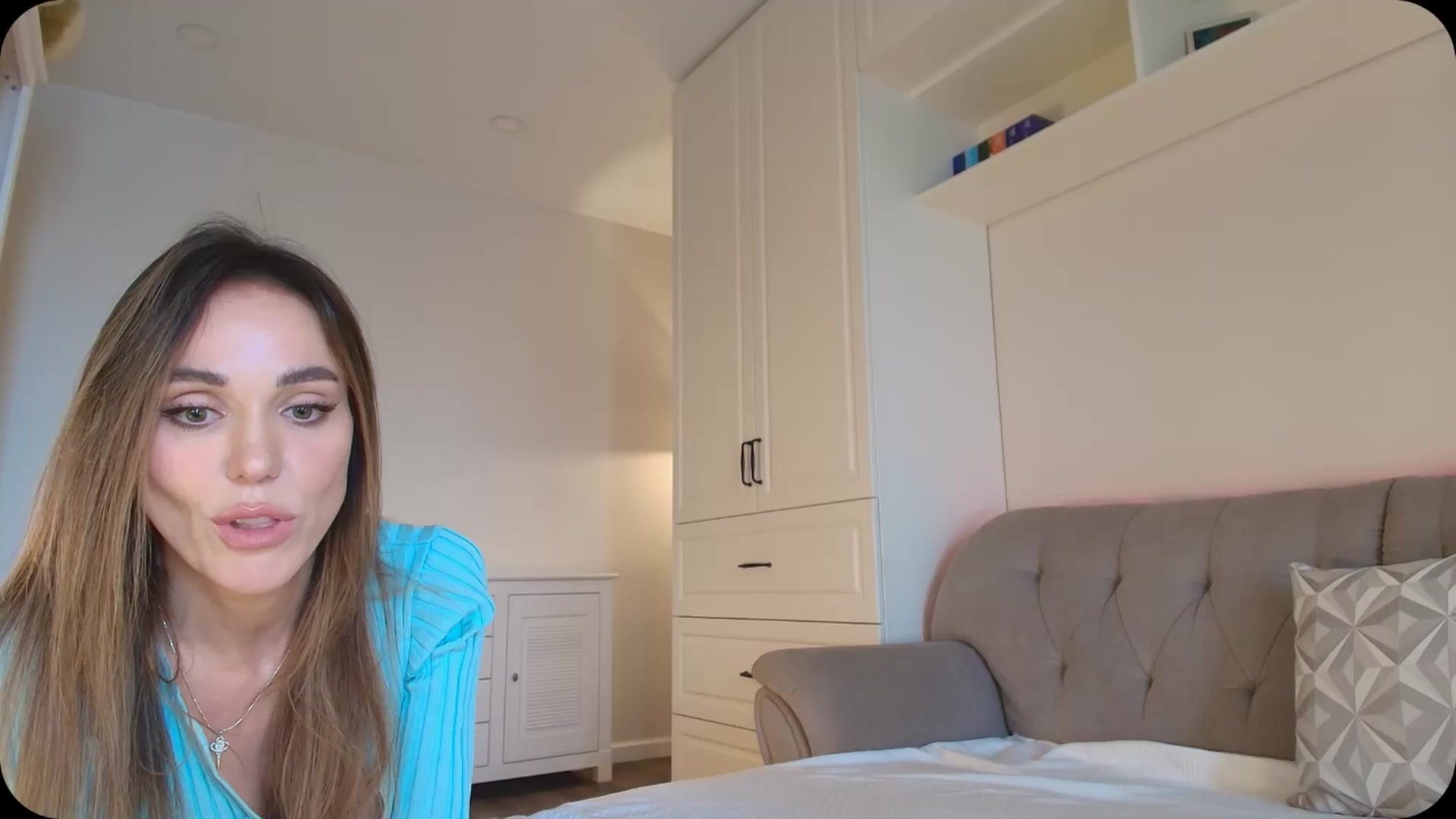 Gallery image thumbnail from Elysewine's myfreecams stream on, 04/20/2025, 06:24 image 9 of 20