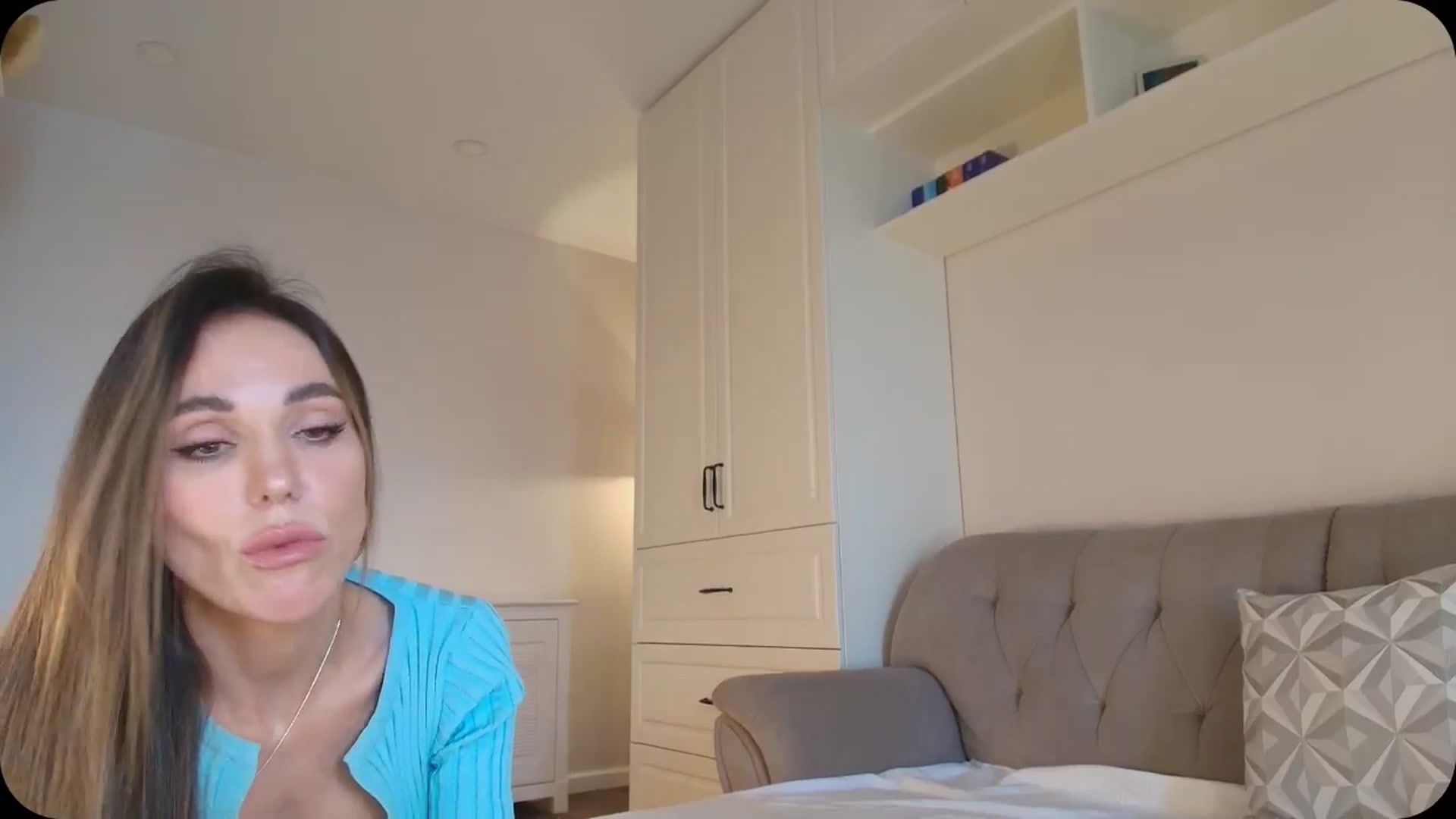 Gallery image thumbnail from Elysewine's myfreecams stream on, 04/20/2025, 06:24 image 3 of 20