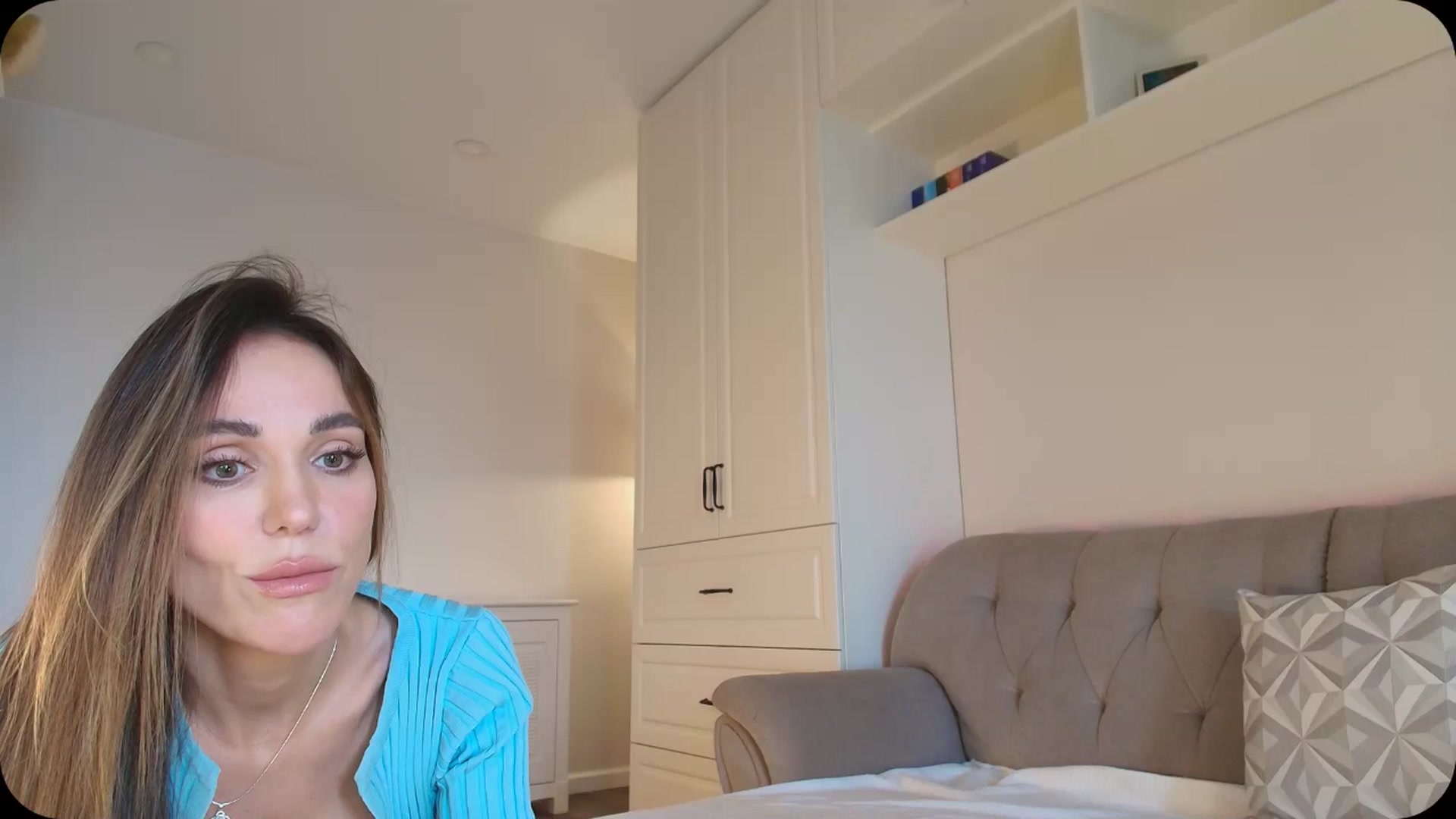 Gallery image thumbnail from Elysewine's myfreecams stream on, 04/20/2025, 06:24 image 2 of 20