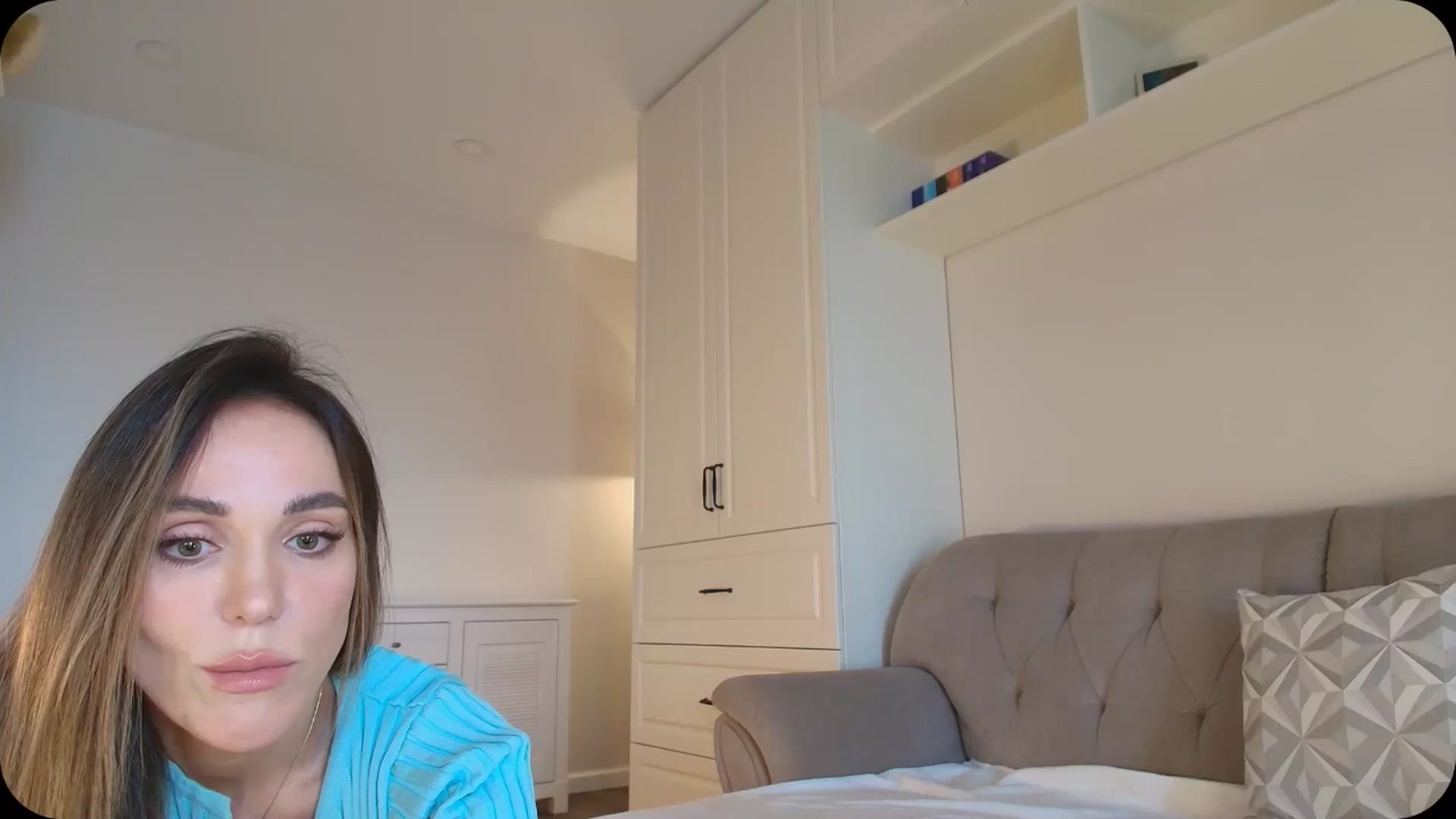 Gallery image thumbnail from Elysewine's myfreecams stream on, 04/20/2025, 06:24 image 6 of 20
