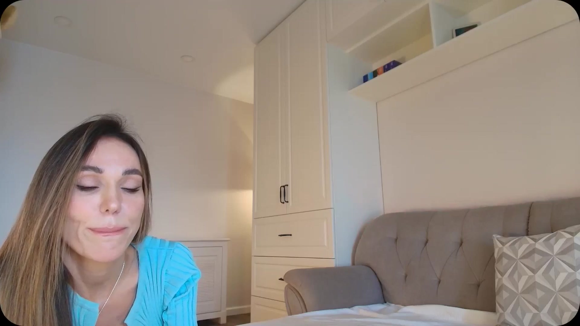Gallery image thumbnail from Elysewine's myfreecams stream on, 04/20/2025, 06:24 image 5 of 20