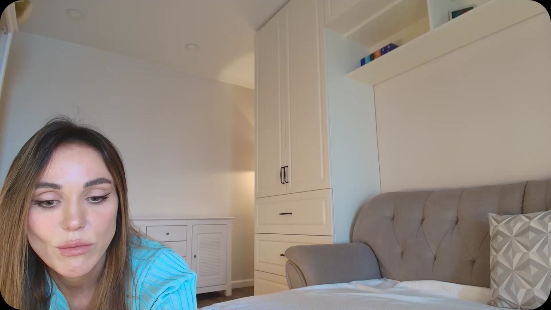 Gallery image thumbnail from Elysewine's myfreecams stream on, 04/20/2025, 06:24 image 11 of 20