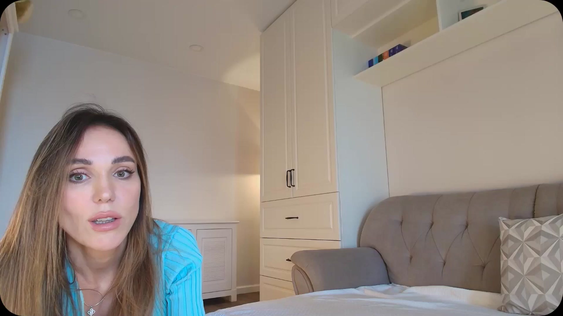 Gallery image thumbnail from Elysewine's myfreecams stream on, 04/20/2025, 06:24 image 8 of 20