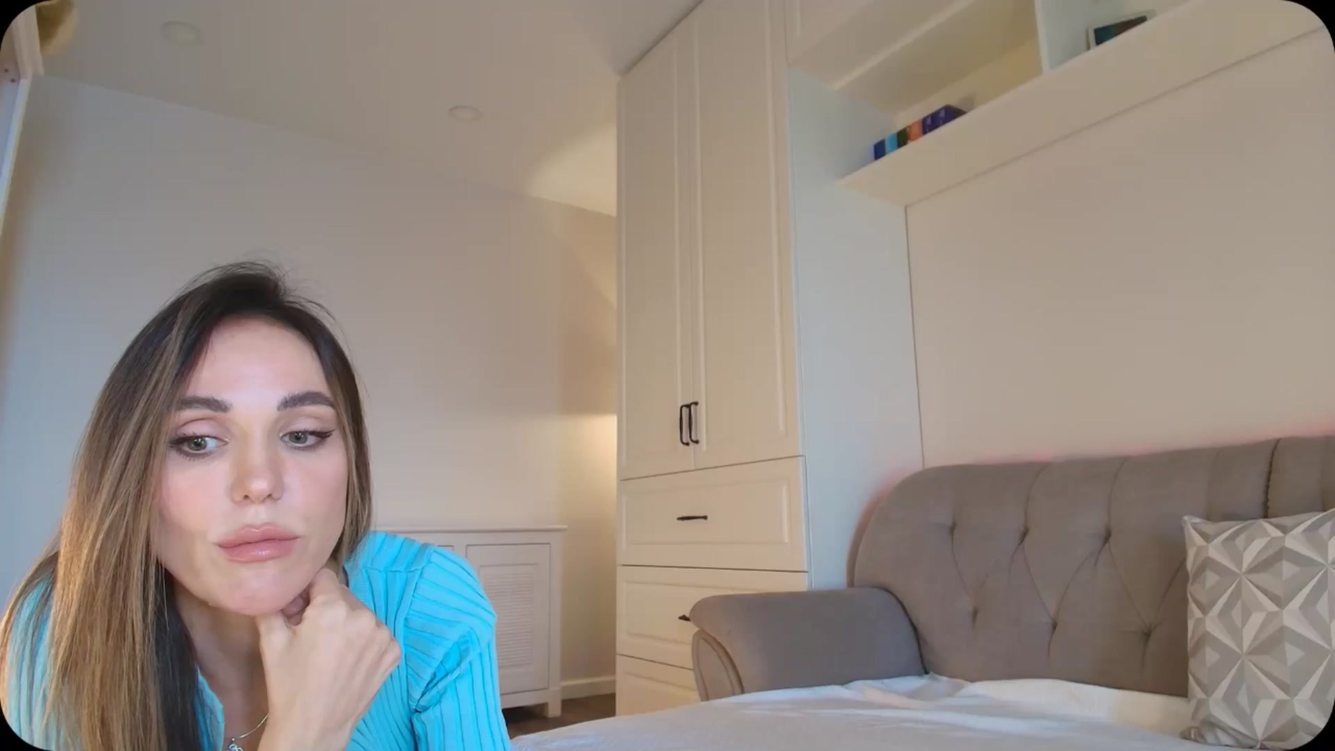Gallery image thumbnail from Elysewine's myfreecams stream on, 04/20/2025, 06:24 image 7 of 20