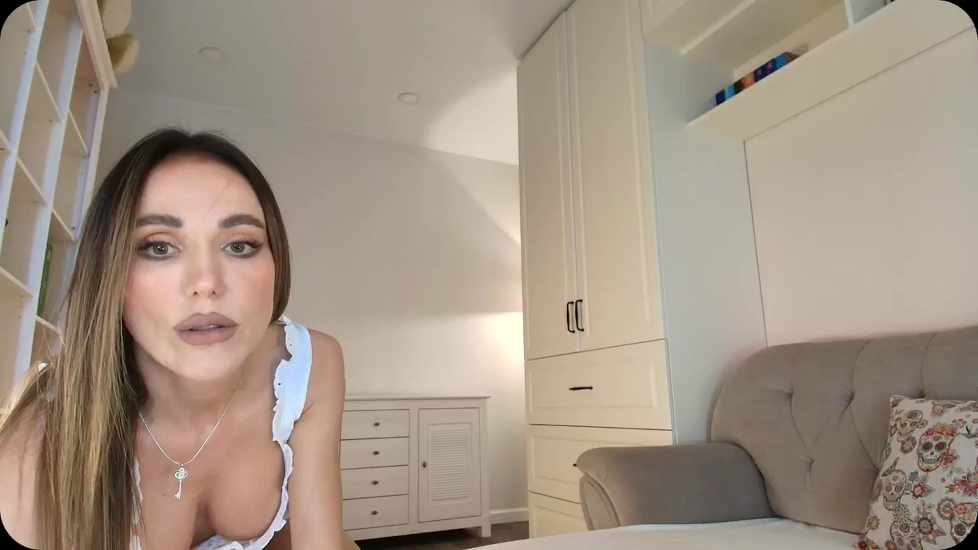 Gallery image thumbnail from Elysewine's myfreecams stream on, 05/02/2025, 04:54 image 2 of 20