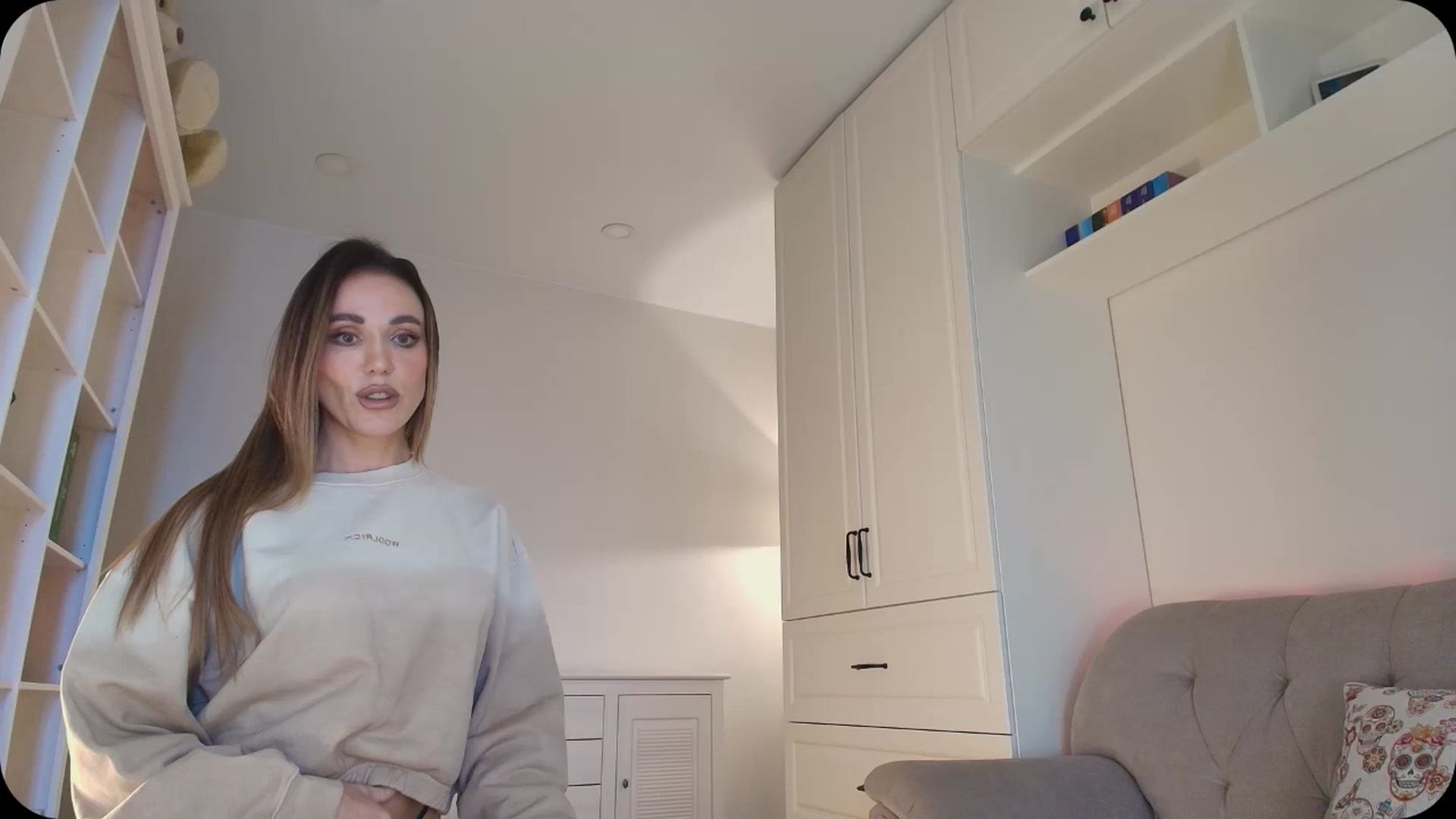 Gallery image thumbnail from Elysewine's myfreecams stream on, 05/02/2025, 04:54 image 19 of 20