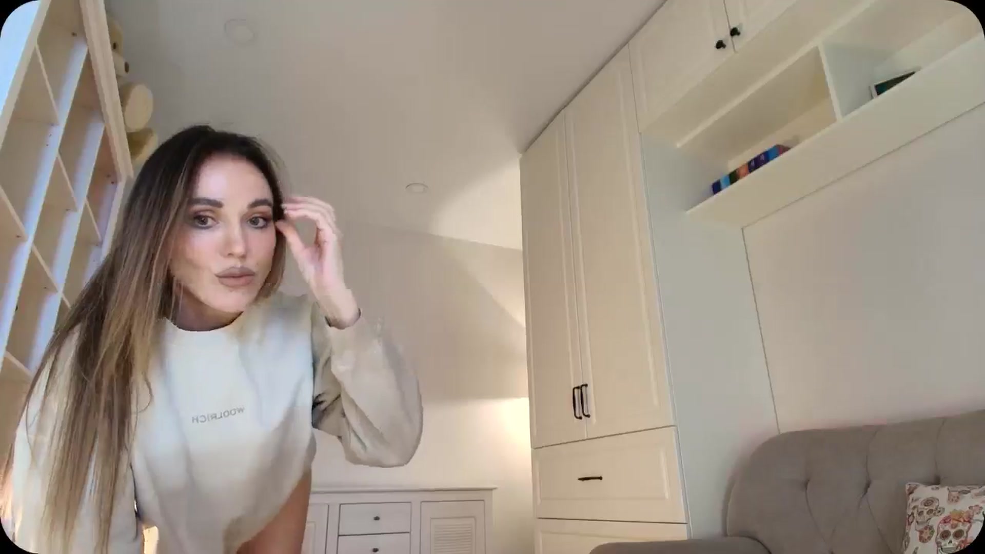 Gallery image thumbnail from Elysewine's myfreecams stream on, 05/02/2025, 04:54 image 7 of 20
