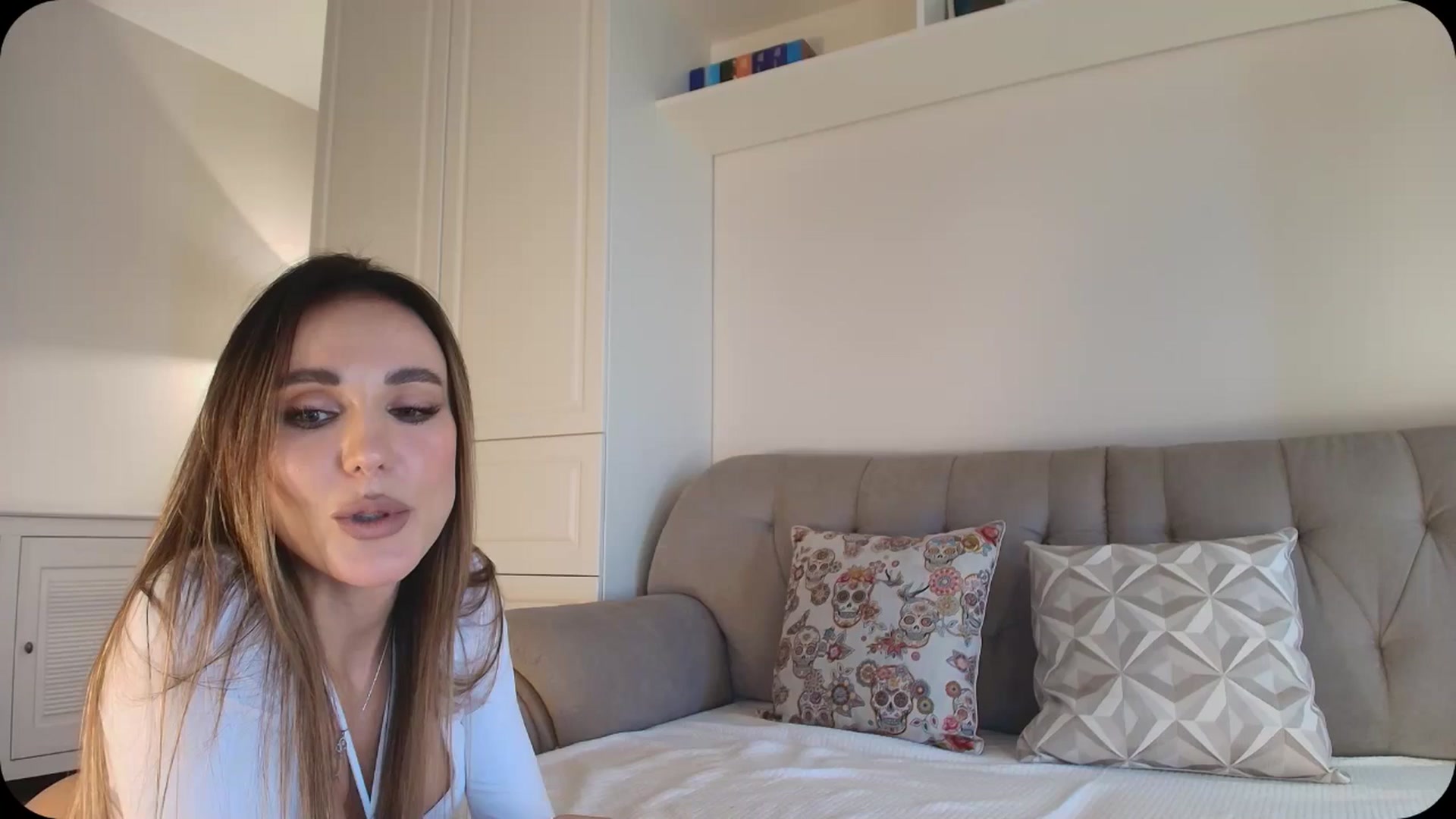 Gallery image thumbnail from Elysewine's myfreecams stream on, 05/02/2025, 09:09 image 1 of 20