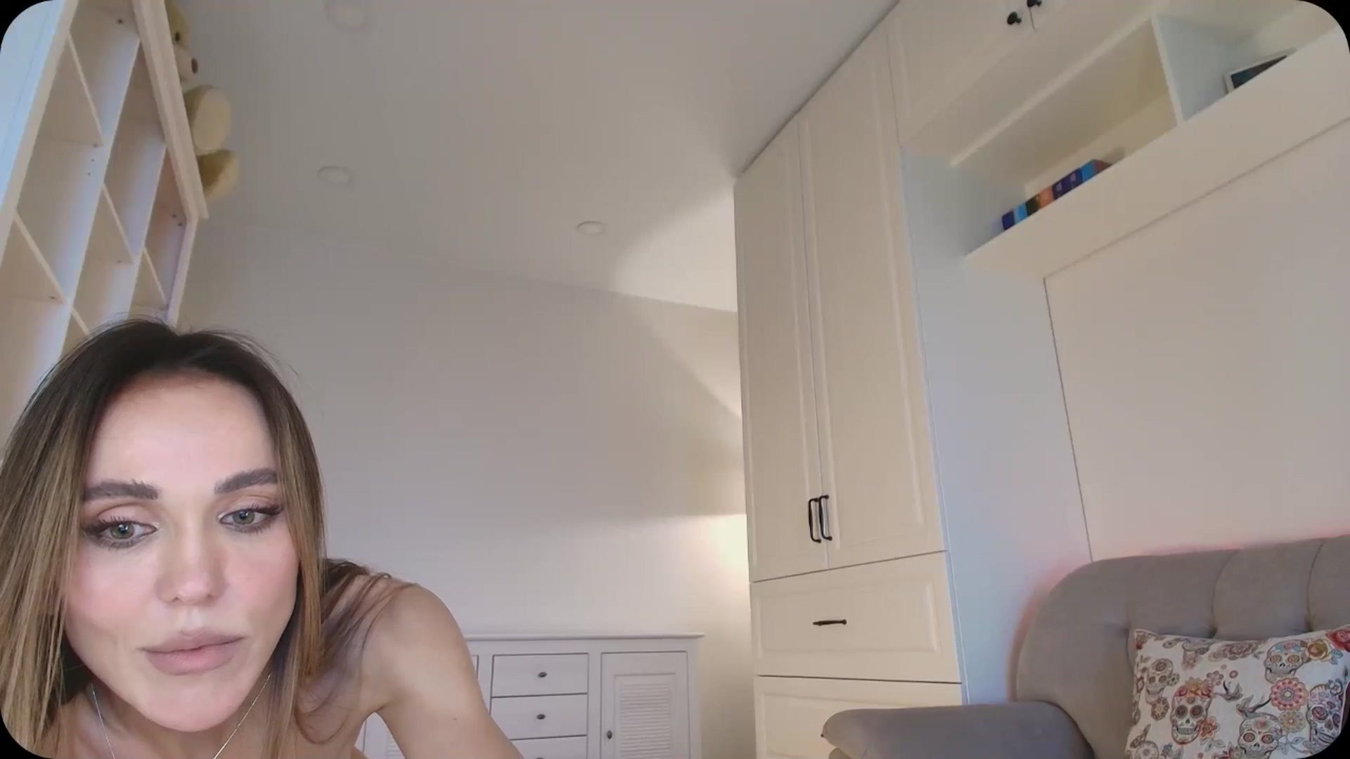 Gallery image thumbnail from Elysewine's myfreecams stream on, 05/02/2025, 09:09 image 15 of 20