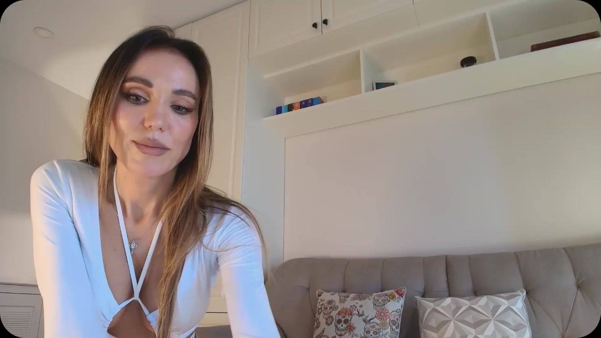 Gallery image thumbnail from Elysewine's myfreecams stream on, 05/02/2025, 09:09 image 3 of 20